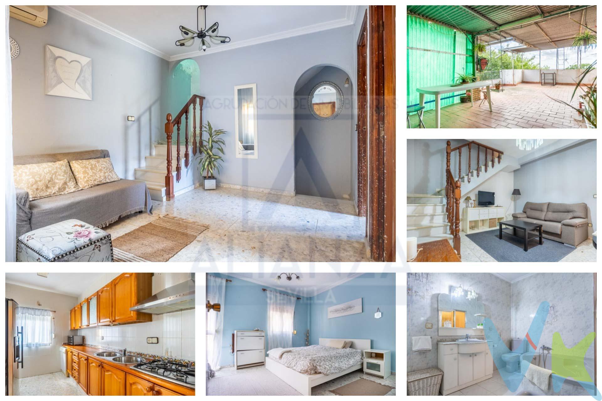Casa en venta en Camas: amplitud, comodidad y entorno natural. Descubra esta magnífica vivienda unifamiliar de dos plantas situada en una tranquila zona de Camas, rodeada de naturaleza. Una oportunidad ideal para familias que buscan espacio, comodidad y calidad de vida. La vivienda cuenta con cuatro dormitorios, uno de ellos ubicado en la planta baja, una característica muy práctica para personas con movilidad reducida, invitados o para destinarlo a despacho. Dispone además de dos baños completos, ofreciendo funcionalidad y confort para toda la familia. En su interior encontrará un acogedor salón, perfecto para disfrutar de momentos de reunión y descanso, así como una cocina independiente, amplia y cómoda para el día a día. La casa también dispone de un pequeño patio privado. En la planta superior destaca una amplia azotea privada con trastero, un espacio versátil que permite disfrutar del buen clima durante todo el año, realizar reuniones familiares o disponer de una zona adicional de almacenamiento. La propiedad incluye además garaje privado, aportando comodidad y seguridad para su vehículo. Ubicada en un entorno privilegiado, rodeado de naturaleza y tranquilidad, esta vivienda combina la paz de una zona residencial, convirtiéndose en el hogar perfecto para quienes desean vivir cerca de la ciudad sin renunciar a la calidad de vida. No deje pasar esta oportunidad y venga a conocer la casa que puede convertirse en su nuevo hogar. En cumplimiento de las obligaciones de información previstas Disp. final 3ª de la Ley 10/2025, de 28 de diciembre, de servicios de atención a la clientela y transparencia, así como en la normativa sectorial vigente, y RD 218/2005 de Inf. de la Junta de Andalucía, el precio indicado no incluye los gastos e impuestos inherentes a la adquisición, los cuales se desglosan estimados o con posibilidad de calcularlos a continuación; los gastos más ajustados serán dados en el D.I.A. en la visita a inmuebles, o antes. *Gastos de Notaría: La Minuta se calculará según al arancel notarial oficial: Anexo I, del Real Decreto 1426/1989, de 17 de noviembre. Enlace: notariared.com/calculadora-gastos-compra-vivienda/. *Gastos de Registro de la Propiedad: La inscripción se facturará según el arancel oficial: ANEXO I, del Real Decreto 1427/1989, de 17 de noviembre. Igual enlace anterior. *Gastos de Gestión (Gestoría): Los honorarios por la tramitación administrativa, liquidación de impuestos e inscripción registral ascienden de forma estimativa a [363 € aprox.] (IVA incluido), aunque depende de cada caso, y su dificultad. *Honorarios Agencia del Vendedor: incluidos en el PVP. *Honorarios Agencia del comprador: La agencia prestará los servicios de información, asesoramiento y acompañamiento previstos en el Encargo de Servicios y en el D.I.A. Si solicita servicios adicionales o personalizados, sus honorarios serán informados previamente, de forma individualizada y por escrito, conforme a la libertad de pactos y a la normativa vigente. *Si necesita Financiación, su banco le informará. *Impuesto sobre Transmisiones Patrimoniales (ITP): Se aplicará el tipo impositivo vigente en Andalucía (generalmente el 7%, sin perjuicio de tipos reducidos del 6%. 3,5%, etc, aplicables según las circunstancias personales del comprador o las características del inmueble). El impuesto se devenga sobre el superior entre: 1.- Valor de Referencia de Catastro; y 2.- Precio de venta. Puede calcular su situación personal en el portal oficial de la A.T. de Andalucía. enlace: juntadeandalucia.es/organismos/economiahaciendayfondoseuropeos/areas/tributos-juego/tributos/paginas/impuestos-cedidos-transmisiones.html