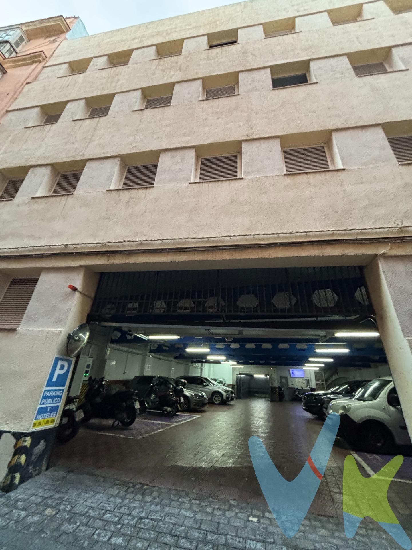 🚗✨ ¡Descubre esta plaza de garaje única, situada en pleno corazón de Cádiz! Este edificio ha sido diseñado exclusivamente para aparcamientos y cuenta con una planta baja y tres niveles, todos gestionados por un equipo profesional que garantiza la mejor experiencia a sus usuarios. 🌟 Ideal tanto para residentes como inversores que buscan comodidad y tranquilidad en una ubicación inmejorable. La plaza es apta para vehículos hasta 4,50 m de largo y 1,80 m de ancho (debido a las limitaciones del ascensor). 🚙🔒 Con personal dedicado al aparcamiento, tu seguridad está asegurada mientras disfrutas del confort diario. Además, ofrecemos este inmueble en exclusiva; lo cual significa acceso completo a toda la información necesaria junto con un servicio excepcional garantizado. 📞💼 No olvides consultar sobre los gastos asociados a la compraventa ya que no están incluidos en el precio indicado (€), así como nuestros seguros disponibles para proteger tus reservas o arras entregadas durante el proceso. Comercializamos este inmueble en exclusiva para garantizarte toda la información necesaria junto a un servicio excepcional. En cumplimiento del Decreto Junta Andalucía 218/2005 del 11 Octubre, informamos al cliente que los gastos notariales e impuestos no están incluidos en el precio € . Si tienes dudas acerca dela compraventa , llámanos ; estaremos encantados de asesorarle !. Igualmente disponemos de un Seguro de Caución para garantizar las cantidades entregadas a nuestra Agencia en concepto de Reserva y/o Arras. Impuestos y gastos de la compraventa:. El comprador puede consultar de forma oficial los impuestos aplicables (ITP, AJD, etc.) en la web de la Junta de Andalucía:. https://www.juntadeandalucia.es/organismos/economiahaciendayfondoseuropeos/areas/tributos-juego/tributos/paginas/impuestos-cedidos-transmisiones.html. Si tiene cualquier duda sobre los gastos de la compraventa, llámenos y estaremos encantados de asesorarle de forma clara y personalizada. . 