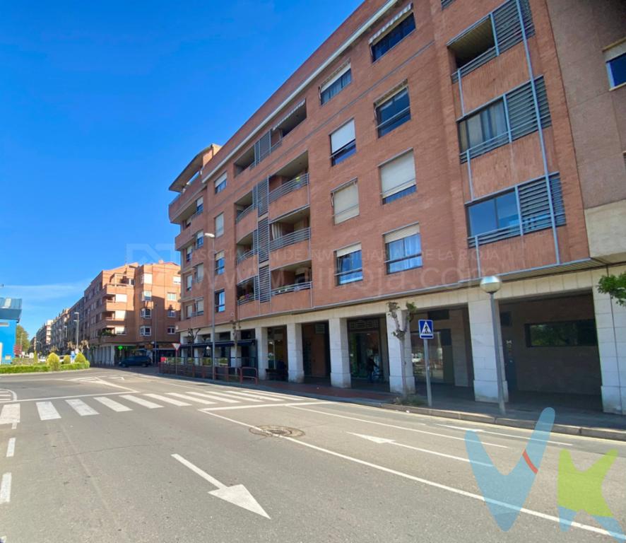 ¡¡OPORTUNIDAD¡¡ Local en venta en la zona de CLUB DEPORTIVO en Logroño. Este Local-cuenta con una ubicación privilegiada en un edificio construido en el año 1988 con todas las comodidades y servicios que se pueden necesitar .Al entrar en el local, destacamos la amplitud del mismo, con 105 metros útiles y fachada de 7 metros , este local se convertirá en el lugar perfecto para aquellos que quieran darle su toque personal y transformarlo en el negocio que siempre han soñado.La zona de  CLUB DEPORTIVO  el edificio cuenta con una parada de autobús justo al lado, lo que facilitará el acceso a todas aquellas personas que quieran visitar el local.Siendo un local tan amplio, es posible adaptarlo a cualquier negocio que se quiera emprender. Por su ubicación estratégica, se puede convertir en un lugar perfecto para cualquier tipo de negocio, ya sea una clínica médica, una oficina, un establecimiento comercial o incluso un gimnasio, todo dependerá de tu idea de negocio. El local esta de origen pero, cuenta con diversas infraestructuras, como el sistema eléctrico,  todo lo necesario para que la obra sea la más óptima posible, En resumen, este local te ofrece la oportunidad de adquirir un inmueble impecable, con gran amplitud en la zona de CLUB DEPORTIVO en Logroño, con acceso fácil y rápido al transporte público y cerca de todas las opciones de entretenimiento que puedas imaginar. Si estás buscando un local para emprender un negocio o invertir, ¡este es el lugar perfecto para ti!No dudes en contactar con RIEX Servicios Inmobiliarios., quien estará encantado de asesorarte y acompañarte en todo momento para que puedas tomar la mejor decisión. ¿Qué esperas para visitarlo y convencerte por ti mismo? ¡Te esperamos e! 