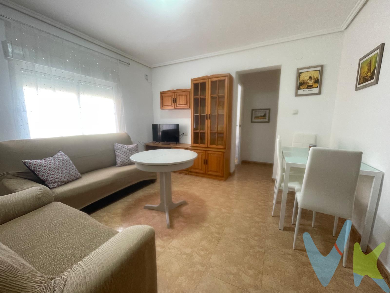 Presentamos un atractivo piso en la localidad de Almazora que destaca por su excelente ubicación. Si buscas una inversión sencilla, estable y sin complicaciones, esta vivienda encaja perfectamente. Ubicada en una zona tranquila de Almazora, con ambiente de barrio y gente trabajadora, es el tipo de entorno que favorece la estabilidad en el alquiler y relaciones duraderas con los inquilinos. Aquí no hay rotación constante ni incertidumbre: hay continuidad. La vivienda se encuentra totalmente reformada y en muy buen estado, lo que elimina imprevistos y permite mantener la rentabilidad sin necesidad de inversión adicional. Además, cuenta con gastos muy reducidos, tanto de comunidad como de IBI, lo que mejora directamente el rendimiento neto. Actualmente está alquilada con contrato de larga duración hasta junio de 2030, con un inquilino fiable que cumple con los pagos, generando unos ingresos de 600 € mensuales desde el primer momento. Otro punto a favor es su acceso cómodo al tratarse de una planta baja, algo muy valorado y que amplía el perfil de demanda. Es una propiedad pensada para quien quiere invertir con tranquilidad: comprar, mantener y cobrar.  Si buscas una inversión real, con números claros y sin complicaciones, esta puede ser una gran oportunidad. ¡¡¡Llámanos ahora mismo y concerta una visita!!!. En cumplimiento de las obligaciones de información previstas en la Ley 10/2025, de 28 de. diciembre, de servicios de atención a la clientela y transparencia, así como en la normativa. sectorial vigente, se hace constar que el precio indicado no incluye los gastos e impuestos. inherentes a la adquisición, los cuales se desglosan a continuación:. - Impuesto sobre Transmisiones Patrimoniales (ITP): Se aplicará el tipo impositivo vigente en la. Comunidad Valenciana, generalmente el 10%, sin perjuicio de tipos reducidos aplicables según. las circunstancias personales del comprador o las características del inmueble. El impuesto se. devenga sobre el Valor de Referencia Catastral o el precio de venta, aquel que resulte superior. Para una información exhaustiva sobre el funcionamiento, tipos impositivos y bonificaciones del. ITP, puede consultar el portal oficial de la Agencia Tributaria autonómica en el siguiente enlace:. www.atv.gva.es/es/itpajd. - Gastos de Notaría: Los honorarios notariales se calcularán conforme al arancel oficial regulado. en el Anexo I, del Real Decreto 1426/1989, de 17 de noviembre, por el que se aprueba el arancel. Notarial. - Gastos de Registro: La inscripción en el Registro de la Propiedad se facturará según el arancel. oficial establecido en el Anexo I, del Real Decreto 1427/1989, de 17 de noviembre, por el que se. aprueba el arancel de los Registradores de la Propiedad. - Gastos de Gestión: Los honorarios por la tramitación administrativa, liquidación de impuestos e. inscripción registral, en el supuesto de ser a cargo de la agencia inmobiliaria, ascienden a 450€. (IVA incluido). - Honorarios Agencia del Vendedor: incluidos en el precio publicado. - Honorarios Agencia del Comprador: Se informa que eventualmente podrían existir honorarios. profesionales a cargo del adquirente, en aquellos casos en que se hubieran contratado. previamente los servicios específicos del encargo de compra y en ningún caso estarán. vinculados al precio. La agencia actúa exclusivamente como intermediaria en la operación. Cualquier compraventa y. sus condiciones quedan sujetas en todo caso a la aceptación expresa del propietario del. inmueble y a la posterior formalización del correspondiente contrato. El presente anuncio tiene. carácter meramente informativo; la información suministrada se corresponde con la disponible a. la fecha de publicación, pudiendo variar en función de las circunstancias o actualizaciones. legales, contractuales y fiscales.