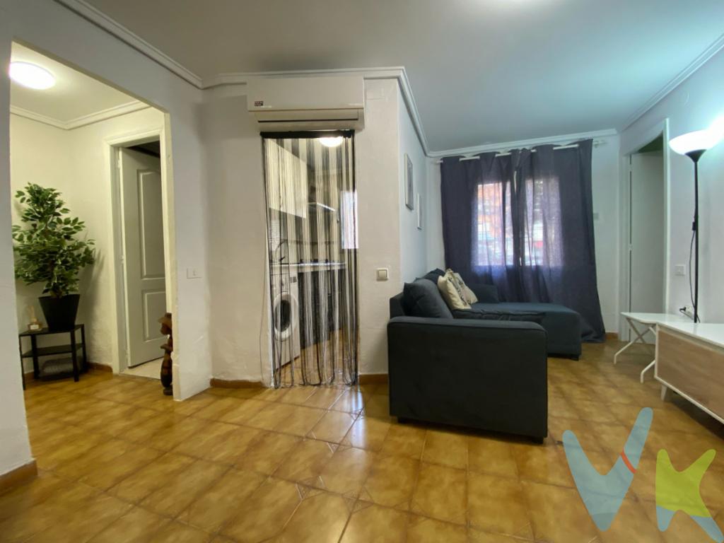 ¡Oportunidad! Te presentamos esta encantadora vivienda en venta, ubicada en una PLANTA BAJA DE FINCA SIN ASCENSOR (menos gastos...), ideal para quienes buscan un hogar acogedor y funcional. Se distribuye en tres dormitorios, salón, cocina independiente, y baño con ducha . El salón/comedor es luminoso y acogedor, y está equipado con aire acondicionado, garantizando un ambiente fresco y agradable durante los meses más cálidos y suficiente para calentar la vivienda en invierno.Esta es una excelente oportunidad para adquirir un hogar que se adapta a tus necesidades. La vivienda da a dos calles, una de ellas es una de las avenidas principales de la población, con vistas al jardín y zona de juegos infantiles ¡NO PIERDAS ESTA OCASIÓN!  * En INMOBILIARIA GRUPO YP estamos registrados como Agentes de Intermediación Inmobiliaria de la Comunitat Valenciana con Número de registro RAICV 3463, y cumplimos con todos los requisitos que debe tener un profesional del sector inmobiliario.*Por mandato expreso del propietario, comercializamos este inmueble en exclusiva, lo que le garantiza el acceso a toda la información, a un servicio de calidad, un trato fácil, sencillo y sin interferencias de terceros. Si usted es agente inmobiliario y tiene un cliente para este inmueble, llámenos estaremos encantados de colaborar. El precio indicado no incluye gastos ni otros conceptos. A tal efecto, se informa que al referido precio habrá que añadirle los gastos propios de la transmisión inmobiliaria, entre los que cabe enumerar los siguientes: honorarios notariales, impuesto al que se encuentre sujeta la transmisión (Impuesto sobre el Valor Añadido o Impuesto sobre Transmisiones Patrimoniales y Actos Jurídicos Documentados, según el caso), gastos de inscripción en el Registro de la Propiedad y honorarios de intermediación de la agencia inmobiliaria (3%+iva con un mínimo de 3.000 euros + iva).Este anuncio es meramente informativo, en ningún caso los textos, fotos, imágenes o cualquier otro contenido del presente anuncio tienen carácter contractual. 