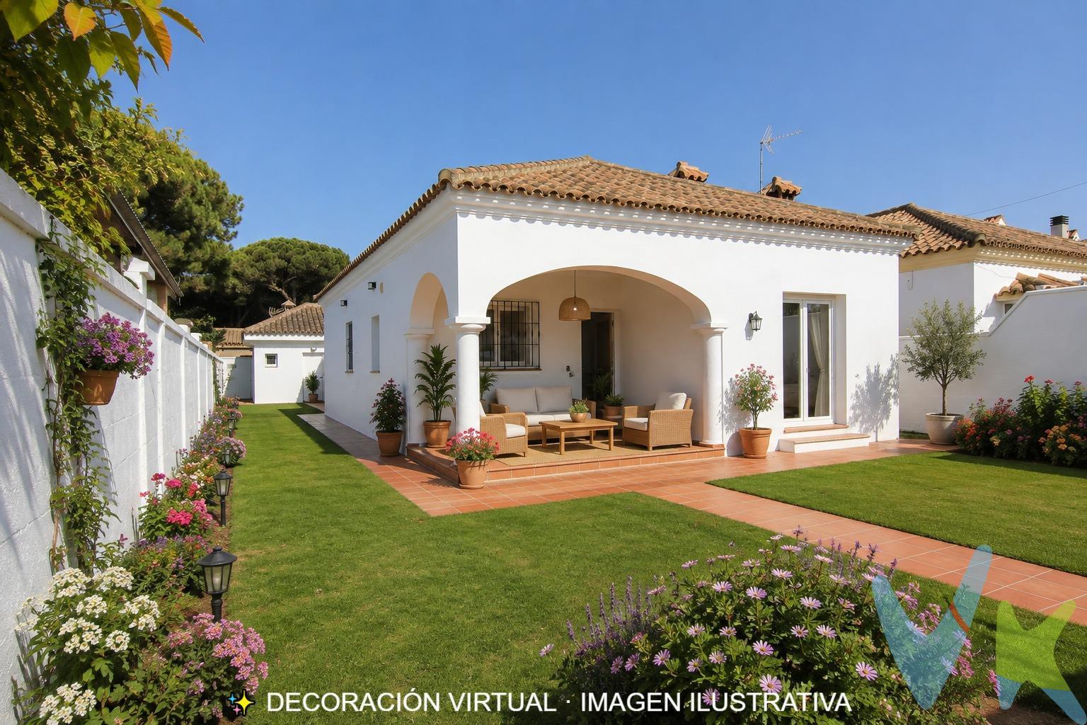 Si buscas una vivienda lista para entrar a vivir, con espacios exteriores y muchas posibilidades, esta propiedad puede ser una excelente oportunidad. La vivienda se encuentra sobre una parcela segregada de 400 m² y cuenta con 107 m² construidos, distribuidos de forma cómoda y funcional. A la entrada nos recibe un bonito porche, que da paso al interior de la vivienda. El salón-comedor, amplio y luminoso, dispone de acceso directo al jardín, creando una agradable conexión entre el interior y el exterior. La vivienda cuenta además con una cocina independiente totalmente equipada, tres dormitorios y dos baños completos con placa de ducha. El dormitorio principal dispone de baño en suite. La casa ha sido sometida a una reforma integral, por lo que se encuentra a estrenar, lista para entrar a vivir sin necesidad de realizar obras. Y si hay un espacio que hace especialmente interesante esta propiedad, es el que encontramos al fondo de la parcela: una amplia estancia independiente de 45 m², que dispone además de baño completo reformado con placa de ducha. Este espacio ofrece un enorme abanico de posibilidades según las necesidades de cada propietario: puede utilizarse como zona de invitados, despacho, gimnasio, sala de ocio, espacio de trabajo o incluso plantear una zona independiente para familiares. Además, cuenta con preinstalación para cocina, lo que permite darle todavía más funcionalidad y versatilidad. Una propiedad que destaca por su parcela de 400 m², su reforma integral, el jardín y sus 45 m² adicionales independientes, ofreciendo un conjunto difícil de encontrar y con posibilidades para adaptarse a diferentes proyectos de vida. Hipotecable, con luz y agua de red!!. *Algunas imágenes han sido editadas digitalmente mediante IA con fines meramente ilustrativos. La decoración y elementos añadidos no forman parte de la propiedad. 
