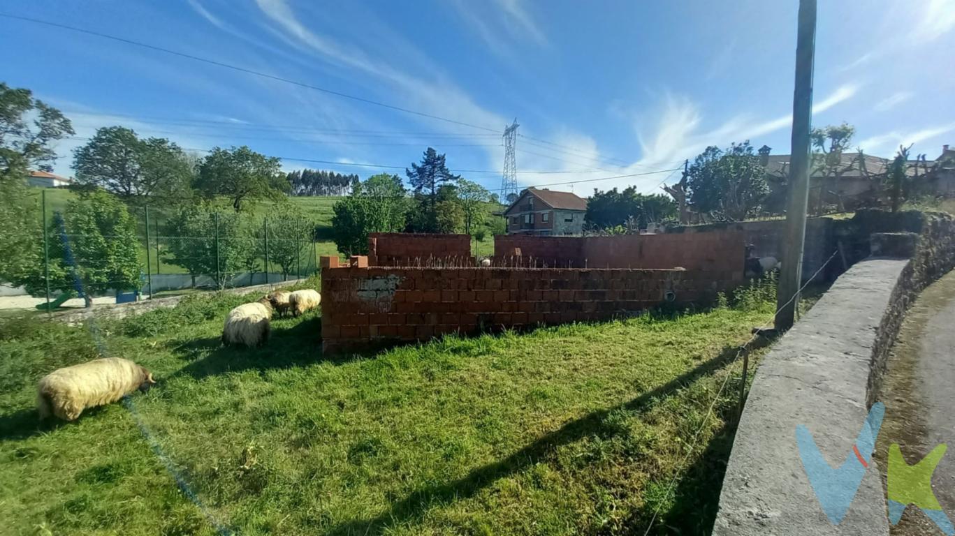 ¿ Busca un terreno para construir tu proyecto de vivienda y que esté cerca de playas?  , pues ya la ha encontrado!. En el pueblo de Udías, ponemos a su disposición este terreno de casi 403m2 en el que podrá construir una vivienda de 120m2 construidos. En un  entorno tranquilo y rodeado de naturaleza, donde podrá disfrutar de las diferentes rutas de senderismo que le ofrece la comarca.   A 7kms de Cabezón de la Sal donde encontrará todos los servicios y de la Autovía A8 Santander-Oviedo. A 12 kms de playas de Comillas y Oyambre, y de diferentes puntos de interés.  Consúltenos más información sin compromiso. 