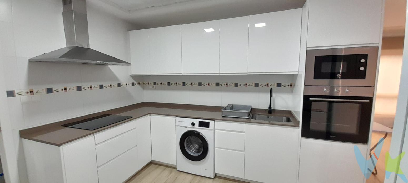 PLANTA BAJA REFORMADA, MODERNA Y LISTA PARA ENTRAR A VIVIR EN EL CENTRO DE ALDAIATe presentamos esta fantástica vivienda en planta baja situada en una zona consolidada de Aldaia, con todos los servicios a tu alcance: comercios, transporte público, centros educativos y zonas de ocio, lo que la convierte en una opción ideal tanto para vivir como para invertir.La vivienda ha sido reformada recientemente, ofreciendo un estilo actual, funcional y acogedor. Destaca su salón-comedor amplio y luminoso, con una distribución abierta que aporta sensación de espacio y confort.Cuenta con cocina integrada, con mobiliario moderno y gran capacidad de almacenaje, perfectamente conectada con la zona de día.Dispone de dos dormitorios, uno de ellos doble y muy luminoso, y otro individual ideal como habitación auxiliar, despacho o vestidor.El baño ha sido actualizado con un diseño contemporáneo, equipado con plato de ducha y mampara, aportando comodidad y estilo.Entre sus calidades destacan:Suelo de tarima que aporta calidezCarpintería interior modernaIluminación cuidadaVivienda lista para entrar a vivirAl tratarse de una planta baja, ofrece una gran comodidad de acceso, ideal para todo tipo de perfiles.Una oportunidad perfecta para quienes buscan una vivienda práctica, actual y bien ubicada. EL MOBILIARIO, ELECTRODOMÉSTICOS Y DECORACIÓN QUE APARECEN EN LAS FOTOGRAFÍAS DE LA VIVIENDA, NO ESTÁN INCLUIDOS EN EL PRECIO DE VENTA. CONDICIONES ECONÓMICAS Y LEGALESPVP: 145.000 EURGastos e impuestos no incluidos en el precio. La compra conlleva impuestos y gastos de formalización para el comprador.En las segundas transmisiones, el Impuesto de Transmisiones Patrimoniales (ITP) puede ascender, con carácter general, aproximadamente al 10 % del precio de compraventa, conforme a la normativa vigente en la Comunidad Valenciana. No obstante, dicho impuesto puede verse bonificado, pudiendo aplicarse un tipo reducido del 6 % o incluso del 4 %, siempre que la parte compradora y el inmueble cumplan los requisitos legalmente establecidos para ello.La compraventa se realizará con gastos según ley, por lo que los gastos de notaría y registro de la propiedad serán asumidos conforme a lo dispuesto en la normativa aplicable. A título orientativo, dichos gastos, según aranceles oficiales, pueden situarse aproximadamente entre 400 EUR y 800 EUR, dependiendo del precio final y de las circunstancias de la operación.Honorarios de intermediación inmobiliaria no incluidos en el precio: 4 % más IVA sobre el precio final de venta.Se informa al consumidor que la agencia actúa como intermediaria inmobiliaria en la operación, estando cualquier eventual compraventa y sus condiciones sujeta a la aceptación expresa del propietario o vendedor y a la posterior formalización del correspondiente contrato de arras.El consumidor tiene, conforme a la normativa vigente, a su disposición información y documentación adicional relativa al inmueble, pudiendo consultarla en la agencia inmobiliaria.La información contenida en este anuncio tiene carácter meramente informativo y no contractual, pudiendo estar sujeta a errores u omisiones involuntarias.