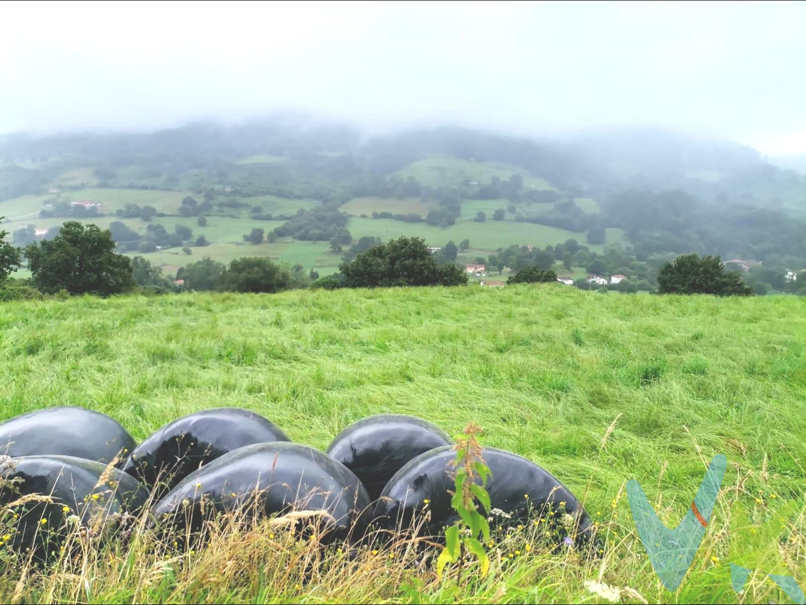 Bonita parcela rustica con superficie de 2.568 m² aprox. en el municipio de Santa Maria de Cayon. Junto al rio, Ideal para agricultura o recreo, con acceso directo desde carretera y a escasos cinco minutos de Sarón. Tiene unas bonitas vistas al valle con las que disfrutar fines de semana o vacaciones. Te acompañamos a conocerla sin compromiso. Llámanos. Los impuestos, gastos de notaria y registro no están incluidos en el precio.