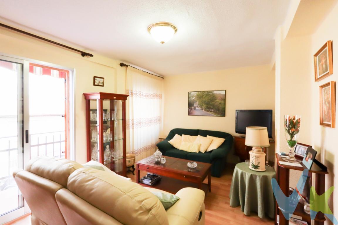  ¡Presentamos una excelente oportunidad de adquirir un piso encantador en el pintoresco municipio de Bejís, en la provincia de Castellón! Este inmueble ofrece una maravillosa combinación de confort y funcionalidad, ideal para aquellos que buscan un nuevo hogar rodeado de naturaleza. Ubicado en la primera planta de un edificio bien conservado, este piso es perfecto para familias o parejas que deseen disfrutar de un entorno apacible y acogedor.Cuenta con 90 metros cuadrados útiles y un total de 99 metros construidos, lo que garantiza espacio suficiente para todos los miembros de la familia. Este hogar dispone de tres habitaciones, ideales para ofrecer un ambiente cómodo y privado para cada uno de sus ocupantes. Las estancias son luminosas, amplias, y con el potencial de adaptarse a diversos estilos decorativos.El inmueble también incluye un amplio salón comedor, diseñado para ser el centro neurálgico de la vivienda, donde podrá disfrutar de agradables momentos en familia o con amigos. La cocina es funcional y está equipada con todo lo necesario para convertirse en un espacio práctico y eficiente. Además, cuenta con dos baños completos, modernos y de buen tamaño, asegurando así la máxima comodidad en el día a día.Una de las características destacadas de este piso es su encantador balcón. Este espacio exterior es ideal para disfrutar del aire fresco, tomar un café por las mañanas o simplemente relajarse. Ofrece vistas agradables y es un rincón adicional que puede ser decorado a su gusto para maximizar su disfrute.El inmueble dispone también de un garaje, un valor añadido que aporta comodidad y seguridad para el estacionamiento de su vehículo. Esta característica resuelve uno de los mayores desafíos de la vida urbana, dándole tranquilidad y accesibilidad en todo momento.Ubicado en Bejís, este piso es una auténtica joya para los amantes de la naturaleza y la tranquilidad. El entorno ofrece paisajes impresionantes y proximidad a espacios naturales, donde podrá practicar actividades al aire libre y disfrutar de una calidad de vida óptima. Bejís es un municipio con encanto, que ofrece todos los servicios básicos y la posibilidad de formar parte de una comunidad acogedora.La ubicación estratégica del inmueble permite también un buen acceso a vías de comunicación, facilitando desplazamientos a otras localidades si fuera necesario. La conexión con el entorno natural no implica aislamiento, y podrá disfrutar de lo mejor de ambos mundos: la serenidad del campo y la conveniencia de las conexiones modernas.No deje pasar la oportunidad de visitar este magnífico piso en Bejís. Un hogar que combina comodidad, funcionalidad y un entorno envidiable, esperando ser descubierto. Agende su visita hoy mismo y deje que este lugar lo conquiste con su calidez y posibilidades infinitas. Un recorrido por su futuro hogar le permitirá apreciar todos sus encantos al detalle y descubrir por qué este inmueble es una opción inmejorable. ¡Esperamos su visita!Si está interesado en conocer más sobre este piso o desea concertar una visita, no dude en contactarnos. Estamos disponibles para brindarle toda la información que necesite y guiarle en el proceso de adquirir esta joya inmobiliaria. Su nuevo hogar en Bejís le está esperando.Por mandato expreso del propietario, comercializamos este inmueble en exclusiva, lo que garantiza el mejor trato y fiabilidad de la negociación. Por este motivo, se ruega no molestar a los propietarios ni ocupantes de la propiedad.Si usted es agente inmobiliario y tiene un cliente para este inmueble, llámenos, estaremos encantados de colaborar con usted. La descripción del presente inmueble e imágenes tienen mero carácter informativo y en ningún caso carácter contractual, pudiendo ser modificados por la inmobiliaria sin que ello implique responsabilidad alguna frente a terceros. En el precio de compra no están incluidos los gastos de la misma, como son: ITP, Notaría, registro, gestoría y honorarios de la inmobiliaria. Agencia Registrada con el N. º 90 en el Registro Obligatorio de Agentes Inmobiliarios de la Comunitat Valenciana. Puede consultar en la web de la GVA. 