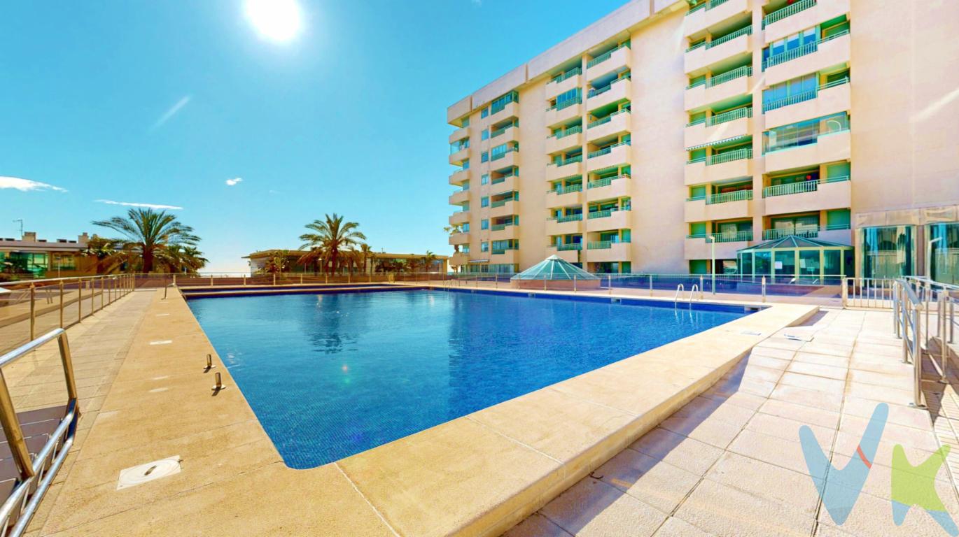 TU REFUGIO FRENTE AL MEDITERRÁNEO: LUZ, TERRAZA Y MAR EN LA PATACONA    ¿Te imaginas despertar cada mañana con la brisa del mar acariciando tu ventana? Esta vivienda en la Avenida Mare Nostrum 7 no es sólo un inmueble, es la oportunidad de abrazar el estilo de vida que siempre has soñado.A tan sólo unos pasos de la arena de la Playa de la Patacona y delante del cálido mar Mediterráneo, este hogar te ofrece la combinación perfecta entre serenidad y exclusividad.  Al entrar, te recibe un espacio lleno de luz donde el salón-comedor se convierte en el corazón de la casa, conectando directamente con una fantástica terraza privada con vistas a la gran piscina comunitaria.  Es el rincón ideal para tus cafés al amanecer, lecturas al atardecer o cenas inolvidables bajo el cielo mediterráneo. La vivienda cuenta con dos amplios dormitorios diseñados para el descanso y un baño completo. Además, dispone de una cocina independiente con galería, un espacio funcional y desahogado que permite organizar el día a día con total comodidad.    Ubicada en una de las fincas de mayor calidad de la zona, disfrutarás del privilegio de una piscina donde refrescarte tras un día de playa, todo sin necesidad de coger ni el coche, es solo cruzar el paseo marítimo que te lleva hasta la Malvarrosa y el puerto de Valencia. Aquí lo tienes todo: los mejores restaurantes frente al mar, la tranquilidad de un barrio residencial de prestigio y la conexión inmediata con el pulso de la ciudad de Valencia    Es la oportunidad perfecta para quienes buscan combinar el lujo de vivir junto al mar con una ubicación con gran proyección de futuro.    Si tienes que vender antes tu vivienda, llámanos y te asesoramos cómo hacerlo para además tener los mínimos gastos posibles y todas las garantías.  Agencia Registrada con el nº00516 en el Registro Obligatorio de Agentes Inmobiliarios de la Comunidad Valenciana    Por mandato expreso del propietario, COMERCIALIZAMOS ESTE INMUEBLE EN EXCLUSIVA, lo que le garantiza el acceso a toda la información, a un servicio de calidad, un trato fácil, sencillo y sin interferencias de terceros. Por este motivo, se ruega NO MOLESTAR AL PROPIETARIO, a los ocupantes de la propiedad o a los vecinos. Muchas gracias por su comprensión.   La oferta está sujeta a cambios de precio o retirada del mercado sin previo aviso. Este anuncio en su conjunto, incluyendo textos, fotos, imágenes o cualquier otro contenido de este, no es vinculante dado que la información es ofrecida por terceros y puede contener errores. Se muestra a título informativo y no contractual.  El precio del inmueble no incluye los honorarios de la agencia que ascienden al 4%+IVA del precio final del inmueble, ni los gastos de notaría y registro de la propiedad (que están sujetos a aranceles y varían dependiendo del precio de escrituración), ni los impuestos (que en la Comunitat Valenciana varían dependiendo del precio del inmueble y de las características personales del comprador).  Esta propiedad se pone a la venta con toda la documentación comprobada y en regla, por lo que ofrecemos GARANTIAS a los compradores.