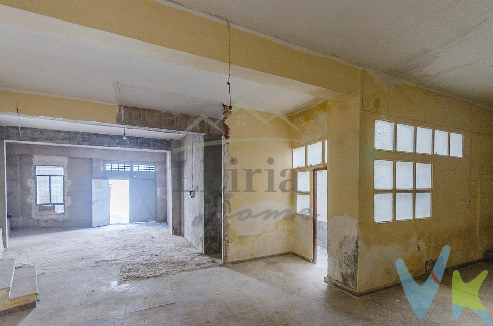 Ref. 04362.-EXCLUSIVA- Local en Llíria con posibilidad de convertir en vivienda, zona biblioteca. 🏡 OPORTUNIDAD ÚNICA EN LLÍRIA – DOS LOCALES CON POSIBILIDAD DE CAMBIO DE USO A VIVIENDA. Se venden DOS LOCALES CONTIGUOS en una excelente zona de Llíria, con múltiples posibilidades tanto para inversión como para proyecto residencial. 📍 Ubicados en zona consolidada y con buena comunicación, ambos inmuebles PUEDEN ADQUIRIRSE JUNTOS O POR SEPARADO. 🔹 Local 1 – 70 m² → 38.000 €. 🔹 Local 2 – 68 m² esquinero, exterior y con entrada independiente → 49.000 €. Ambos locales cuentan con patio interior, con posibilidad de:. ✔ dividir el patio para uso independiente de cada inmueble. ✔ unir ambos espacios y crear una amplia vivienda única. El local esquinero destaca por ser exterior y disponer de acceso independiente, aportando gran luminosidad y privacidad, ideal para transformación en vivienda tipo loft, apartamentos o vivienda habitual. 💡 Gran potencial para:. • Cambio de uso a vivienda. • Inversión inmobiliaria. • Dos apartamentos independientes. • Despacho + vivienda. • Alquiler. Zona tranquila y con todos los servicios cercanos: supermercados, colegios, transporte y comercios. Una oportunidad muy interesante para promotores, inversores o particulares que buscan diseñar una vivienda a medida en Llíria. 📞 Consúltanos para más información o visita sin compromiso. Información importante para el consumidor. El precio del inmueble ofertado no incluye:. Honorarios de la agencia inmobiliaria. Gastos notariales y registrales, que están sujetos a aranceles oficiales y varían en función del precio de escrituración. Impuesto sobre Transmisiones Patrimoniales (ITP), cuyo importe depende del precio del inmueble y de las circunstancias personales del comprador conforme a la normativa vigente en la Comunitat Valenciana. Gastos derivados de la gestión del cambio de titularidad de suministros, en caso de ser solicitados. Comercialización en exclusiva. Por expreso deseo de la propiedad, este inmueble se comercializa en régimen de exclusiva por Lliria Home Inmobiliaria. Rogamos no contactar directamente con la propiedad. Para concertar visitas o ampliar información, contacte con nosotros. Servicios de intermediación inmobiliaria. Los servicios de intermediación incluidos en los honorarios profesionales comprenden, de manera enunciativa y no limitativa, los siguientes:. Visita al inmueble o inmuebles seleccionados por el cliente. Análisis documental del inmueble a adquirir, incluyendo la revisión de la situación registral y catastral. Intermediación y negociación con la parte vendedora para el cierre de la operación. Redacción de los contratos privados necesarios. Supervisión y seguimiento de la operación hasta su firma y acompañamiento a la notaría. Presentación del cliente a entidades financieras para la obtención de financiación, en caso de que lo solicite. Acompañamiento al tasador designado por la entidad financiera seleccionada por el cliente. Realización de visitas adicionales cuando sea necesario para comprobaciones o aclaraciones. Gestión del cambio de titularidad de suministros, en caso de ser solicitada. 📞 Contacto y más información:. 962 78 14 09. #exclusiva #venta #compromiso #inmobiliariallíria #lliriahomeinmobiliaria #firmanotaria #clientescontentoslliriahome