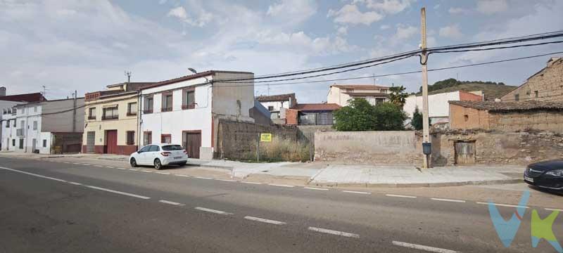 <B>PARACUELLOS DE JILOCA - Avd./Valencia 51: </B>Solar 168 metros cuadrados en Avd. Valencia, Ideal para hacer una casa con un jardín en el centro del municipio. Al lado de A2, estación del AVE, hospital, Balneario y todo tipo de servicios.