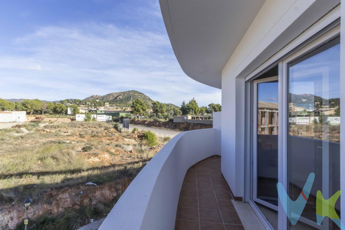 ¡Descubre tu nuevo hogar en Náquera! Presentamos un extraordinario piso en venta que reúne confort, modernidad y funcionalidad. Situado en la localidad de Náquera, este inmueble se encuentra en un edificio rehabilitado, terminado en el año 2026. Con un diseño elegante y contemporáneo, este piso en la primera planta es ideal para quienes buscan un espacio acogedor y a la vez sofisticado.Con una superficie útil de 91.75 metros cuadrados y un área construida de 103.8 metros cuadrados, el piso ofrece amplitud en cada rincón. Las dos habitaciones con que cuenta el inmueble son ideales tanto para parejas como para familias pequeñas, proporcionando comodidad y privacidad. Diseñadas con atención al detalle, cada una de estas habitaciones ofrece un espacio perfecto para descansar y relajarse con salida directa al balcón.Cuenta con un amplio salón perfecto para recibir amigos o disfrutar de momentos en familia. Por otro lado, la cocina, equipada y abierta al salón. Además, el piso incluye un trastero que facilita el almacenamiento y asimismo, la propiedad incluye una plaza de garaje ambos en la misma finca con acceso directo desde el ascensor.Un elemento destacado de este piso es su balcón, un espacio al aire libre donde podrá disfrutar del clima agradable y desconectarse del ajetreo diario, bordea completamente la vivienda. Perfecto para un desayuno al aire libre o para relajarse con una copa al atardecer, el balcón se convierte en un rincón personal favorito.La comodidad es una prioridad, por eso este edificio cuenta con un moderno ascensor que garantiza un acceso rápido y efectivo.Ubicado en una zona donde la movilidad es sencilla, dispone de una parada de autobús cercana, lo que facilita una conexión rápida con distintas áreas de la ciudad. Este aspecto es clave para quienes valoran el transporte público eficiente y quieren evitar el tráfico urbano.Se muestra a título informativo y no contractual. El precio no incluye lo siguiente: Honorarios de la agencia inmobiliaria, impuestos (IVA, ITP) y otros gastos de la Compraventa (notaria, gestoría y registro).