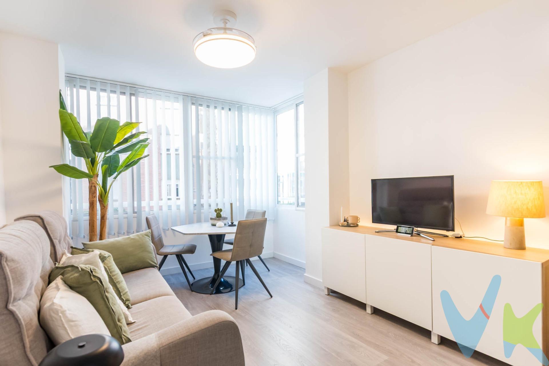 Crea el hogar que siempre has soñado y descubre la oportunidad de vivir en el corazón de Molina de Segura. Esta vivienda completamente reformada combina modernidad y confort. El inmueble destaca por su luminosidad y espacio en salón cocina, creando un ambiente acogedor ideal para disfrutar del día a día. La cocina está completamente equipada, lo que facilita las tareas culinarias y permite aprovechar al máximo cada rincón del hogar. Además, se encuentra ubicado en una zona céntrica con acceso cómodo a servicios variados como supermercados, restaurantes y transporte público. Contarás también con estancias amplias diseñadas para maximizar tu comodidad personal y familiar; esto te permitirá disfrutar plenamente cada espacio dentro del hogar. A solo unos pasos encontrarás parking público cercano, aportando mayor facilidad al momento de estacionar tu vehículo sin preocupaciones adicionales sobre disponibilidad o costos excesivos. Llámanos y te informaremos. 🔑 Comercialización en multidifusión. Por mandato expreso del propietario, este inmueble se comercializa en multiexclusiva, lo que garantiza un acceso completo a la información, un servicio profesional y una gestión ordenada, sin interferencias de terceros. Si eres agente inmobiliario y tienes un cliente interesado, estaremos encantados de colaborar. Contáctanos sin compromiso. 🤝 Una compra tranquila y bien acompañada. Al contactar directamente con nosotros, evitarás molestias innecesarias a la propiedad. Nos encargamos de toda la intermediación, facilitándote la documentación, la información necesaria y un trato cercano, claro y sin complicaciones. Te informaremos con total transparencia de todos los aspectos de la compra, incluidos gastos y honorarios de agencia para que tomes decisiones con calma y seguridad. Nuestra forma de trabajar se basa en algo muy sencillo:. Calma → la tranquilidad de comprar tu vivienda con acompañamiento profesional en todo el proceso con nosotros. ℹ️ Información legal. La descripción del inmueble y las imágenes publicadas tienen carácter meramente informativo y no contractual. El precio ha sido fijado por la propiedad y podría sufrir variaciones hasta su formalización en contrato de compraventa. 💰 Gastos de la compra. A continuación, te informamos de los gastos de compra no incluidos en el precio, para garantizar un proceso claro y tranquilo:. PVP: 159.900€. No incluye gastos, impuestos y demás gastos legalmente correspondan al comprador: ITP del 7,75% con carácter general; existen excepciones según normativa aplicable (1). Base imponible el mayor valor entre el precio de venta o el valor referencia catastral. Gastos Notaría y Registro: 1.900€ aprox. según complejidad y aranceles vigentes (2). Financiación: gastos de hipoteca, tasación y gatos bancarios a cargo del comprador, según su necesidad y elección. Servicio doble de intermediación: Honorarios inmobiliaria a cargo del comprador: 3% precio final, más IVA (21%), salvo acuerdo contrario tras negociación, no incluidos en PVP. Operación y condiciones de compraventa sujeta a aceptación expresa del vendedor. Para acceder a información y documentación legalmente exigible por el consumidor: https://www.inmotasa.es/consumidor/. (1) Para una información exhaustiva sobre el funcionamiento, tipos impositivos y bonificaciones del ITP en la Región de Murcia, puedes consultar el portal oficial de la Agencia Tributaria Autonómica en el siguiente enlace: agenciatributaria.carm.es/ITPAJD. (2) Tarifas notariales y registrales reguladas en Anexo I Del Real Decreto 1426/1989 y, Anexo I Del Real Decreto 1427/1989, respectivamente. 