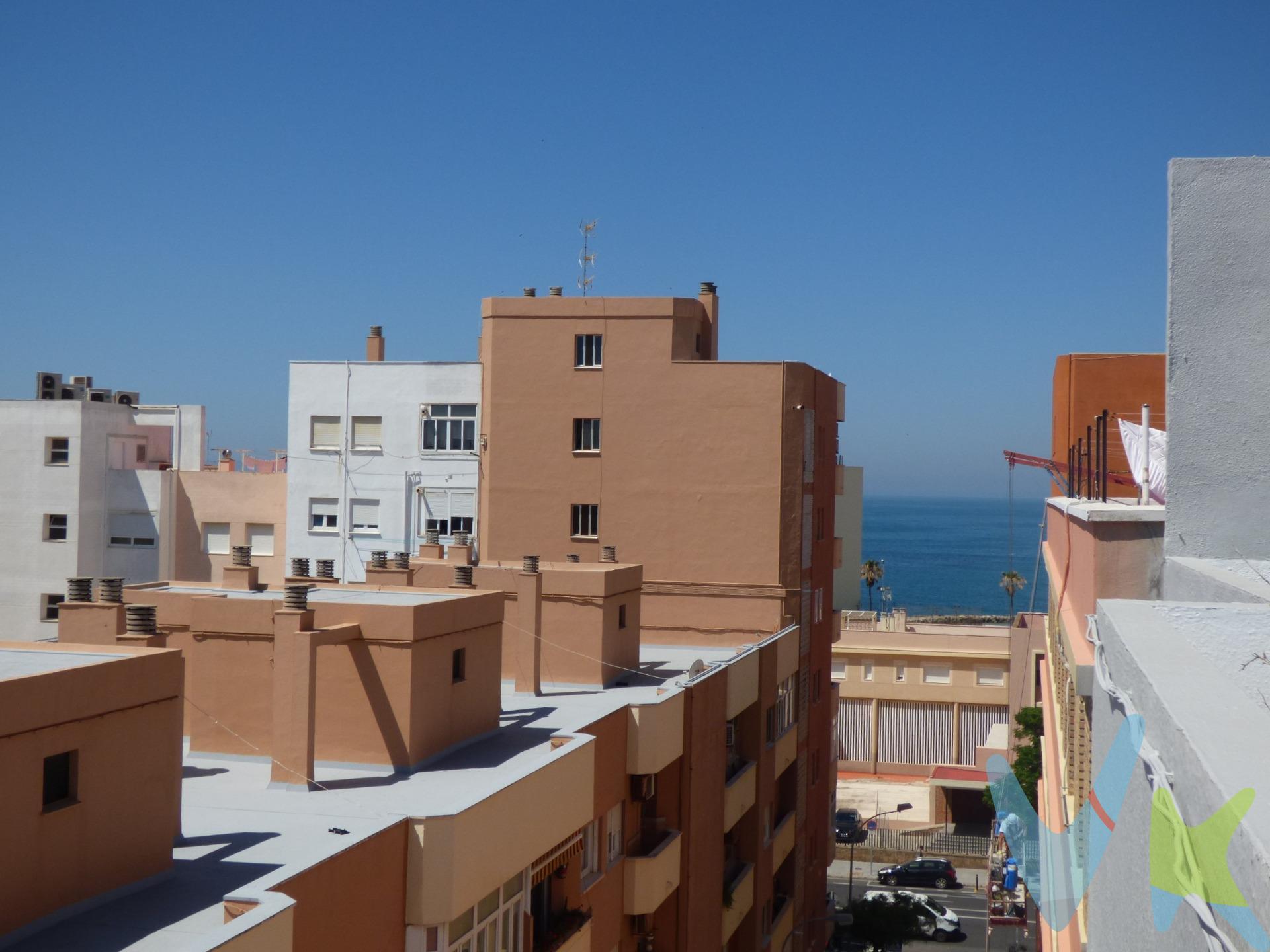 Situado junto a la zona de Varela, en una calle tranquila, este estupendo ático orientado al sur destaca por su  amplia terraza, ideal para disfrutar del aire libre de todo el año. La vivienda ofrece una distribución muy cómoda y funcional, perfecta para quienes buscan calidad de vida a pocos pasos del mar y la avenida principal. ¡ Una oportunidad única en una de las mejores zonas de la ciudad!. !! Llámanos y ven a visitarlo!!!. Si te interesa esta propiedad, pero tienes que vender la tuya, contacta con nosotros, te ayudamos a encontrar comprador para tu vivienda. Informamos a nuestros clientes de que los gastos de notaría, registro, gestoría, impuestos y los honorarios de la agencia no están incluidos en el precio. A su vez, disponemos del documento informativo abreviado de la propiedad (según decreto 218/2005, del 11 de octubre) y de seguro de caución, para la protección del dinero entregado como señal para la reserva de una vivienda o inmueble.  Por mandato expreso del propietario, comercializamos este inmueble en exclusiva, lo que le garantiza el acceso a toda la información, a un servicio de calidad, un trato fácil, sencillo y sin interferencias de terceros. Por este motivo, se ruega no molestar al propietario, a los ocupantes de la propiedad o a los vecinos. Muchas gracias por su comprensión. 