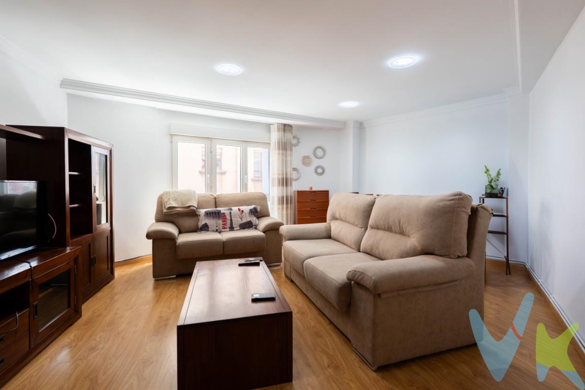 Descubre tu nuevo hogar en Gijón, un lugar donde la comodidad y la modernidad se encuentran en perfecta armonía. Situado en la tranquila calle Pola de Siero, este luminoso segundo piso te ofrece el refugio ideal que siempre has deseado, con fachada rehabilitada recientemente.Se encuentra distribuido en salón exterior, que te regala la calidez del sol en las tardes, cuenta con  tres habitaciones interiores de buenas dimensiones, donde podrás descansar y disfrutar de momentos inolvidables con tus seres queridos. Cada habitación está diseñada para acomodar cómodamente camas matrimoniales, brindándote ese toque de confort que mereces.El piso cuenta con un aseo y un baño completo equipado con un práctico plato de ducha, ideal para esos días en los que necesitas relajarte rápidamente, así como una  cocina moderna, equipada con todos los electrodomésticos necesarios, que se convierte en el corazón del hogar, donde podrás dar rienda suelta a tu creatividad culinaria y compartir deliciosas comidas con amigos y familia.Ubicado en una excelente zona, en el barrio de Laviada estarás a pocos pasos de la hermosa playa de Poniente y del puerto deportivo, donde podrás disfrutar de paseos al atardecer y de una amplia oferta de ocio. Además, contarás con todos los servicios a tu alcance: farmacias, supermercados y una variada oferta de restauración que hará que cada día sea una nueva aventura.No dejes pasar la oportunidad de vivir en este maravilloso piso en Gijón. Tu nuevo hogar te espera, donde cada rincón está pensado para que vivas momentos únicos y memorables. ¡Contáctanos !En el precio publicitado (PVP) no está incluido el Impuesto de Transmisiones Parimoniales ni los gastos de notaria y Registro.