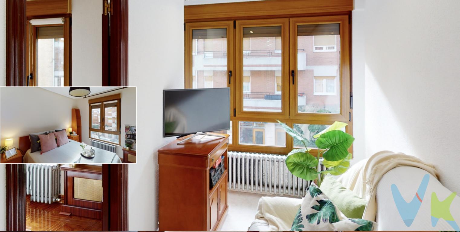 Vivir en esta casa es vivir con luz y vistas 
Espacio y calidez en el interior y el paisaje de la montaña central desde su jardín 
La propiedad se ubica en el límite del bulevar peatonal y comercial de Pola de Laviana, y de su centro urbano pensado para el ciudadano de a pie, con plazas, jardines, zonas infantiles, comercios...

Veamos con se distribuye esta interesante propiedad:

Planta baja
Entrada
Amplio trastero
aseo
Escalera de acceso a la 1ª planta
Planta primera
Amplio distribuidor
Salón
Cocina con salida al exterior
1 Dormitorio doble
1 Dormitorio individual
Vestidor
Baño completo
Escalera de acceso a la 1ª planta
Exterior
Terraza cubierta actualmente como office junto a la cocina
Parcela con partes del terreno a modo de bancales, con posibilidad de utilizarlas como zona de barbacoa, huerta.... 

Esta casa independiente con jardín en venta en Pola de Laviana, Asturias, es el lugar ideal para vivir en el centro de una pequeña ciudad sin prescindir de un espacio exterior propio, con un escenario privilegiado de la montaña asturiana y el paisaje natural que nos ofrece Laviana. Un espacio que te permite tener tu huerta, tus plantas, tu zona de descanso, disfrutar de barbacoas veraniegas, de comidas al cálido sol del otoño, de plácidas veladas estivales, en fin, de lo que tu quieras


Laviana es uno de los concejos más bonitos y luminosos del Valle del Nalón, en pleno corazón de Asturias y su capital, Pola de Laviana rodeada de hermosas montañas, bajo la mirada atenta de Peña Mea y circundado por el Río Nalón, te ofrece una alta calidad de vida, con una infraestructura óptima para vivir en familia, con todos los servicios necesarios: colegios, instituto, centro de salud, farmacias, hermosas tiendas, pabellón deportivo, piscinas
Vivir a media hora de Oviedo y Gijón, a cuarenta minutos del mar y de las pistas de esquí, esta vivienda en venta en Laviana te proporciona un estilo de vida al natural.
Si te gusta la vida saludable, si amas la naturaleza, ven y quédate. Laviana y sus gentes no te defraudarán. 
El precio de la propiedad no incluye los gastos de impuesto de transmisiones patrimoniales, notariales ni de registro