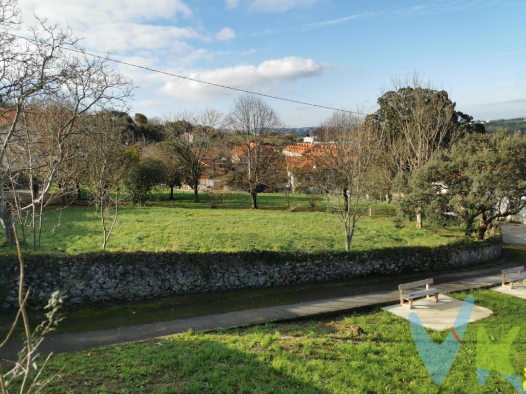 En el corazón de Medio Cudeyo, concretamente en la localidad de Heras. Si estás buscando el lugar perfecto para construir tu hogar, esta es tu oportunidad. Este magnífico terreno cuenta con conexión a red eléctrica, lo que te brinda toda la comodidad y facilidades que necesitas.Imagina despertar cada mañana rodeado de naturaleza, con hermosas vistas a tu alrededor. Este inmueble está ubicado en una zona privilegiada, donde la tranquilidad y la paz se respiran en el aire. Es el lugar perfecto para escapar del bullicio de la ciudad y disfrutar de la serenidad que tanto mereces.Además, la finca cuenta con una excelente ubicación, lo que te brinda acceso a todas las comodidades que necesitas. Se encuentra a 14 Km de Santander y perfectamente comunicada con la autovía Santander-Bilbao y con estación de tren. Con el bus y el tren cerca, tendrás la posibilidad de desplazarte fácilmente por la zona, sin preocuparte por el transporte. No tendrás que depender de un coche para moverte, ya que tendrás todas las facilidades a tu alcance.Si eres amante de la vida al aire libre, este lugar es un verdadero paraíso para ti. Podrás disfrutar de largas caminatas por senderos rodeados de árboles frondosos, respirando aire puro y disfrutando de la belleza de la naturaleza. También tendrás la posibilidad de practicar deportes al aire libre, como el ciclismo o el senderismo, en un entorno idílico.La finca en venta cuenta con un espacio amplio y versátil, que te permitirá dar rienda suelta a tu imaginación. Podrás construir la casa de tus sueños, adaptada a tus necesidades y deseos. No habrá límites para tu creatividad, ya que contarás con un terreno generoso que te brinda infinitas posibilidades. Se trata de una parcela de 1268 metros cuadrados en la que se pueden construir una construcción de dos alturas y 185 m2 en planta (pueden ser dos chalets pareados o uno independiente) y existe la posibilidad de segregarla en dos partes.Si tienes dudas o necesitas más información sobre este inmueble, no dudes en contactar a nuestro agente.  Él estará encantado de resolver todas tus preguntas y guiarte en el proceso de adquisición de este maravilloso terreno. Su experiencia y conocimiento te brindarán la tranquilidad y seguridad que necesitas para tomar la mejor decisión.No dejes pasar esta oportunidad única de adquirir una finca en Medio Cudeyo.  Ven a visitarla y déjate sorprender por su belleza y potencial. Te aseguramos que una vez que pongas un pie en este lugar, no querrás irte. ¡Llama ahora y reserva tu visita! No te arrepentirás de esta inversión en calidad de vida.Impuestos, gastos notariales y registrales NO INCLUIDOS