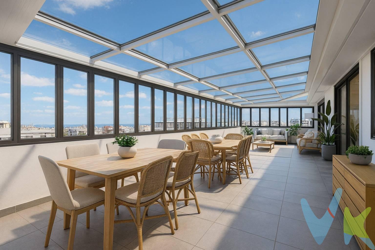 ¡Exclusivo ático en venta en la Avenida José Mesa y López, junto a la Plaza de España, con una impresionante terraza de aproximadamente 100 m²!. Situado en la arteria principal de la ciudad de Las Palmas de Gran Canaria y a escasos metros de la Playa de Las Canteras (considerada una de las mejores playas urbanas del mundo), este ático ofrece una ubicación inmejorable para quienes buscan calidad de vida, confort y exclusividad. La vivienda cuenta con una impresionante terraza de unos 100 m², actualmente cubierta, que ofrece al comprador la oportunidad de transformarla en un espectacular espacio al aire libre. Existe la posibilidad de instalar un techo móvil o sistema de apertura automática de cristal, permitiendo disfrutar tanto de la luminosidad y el cielo azul durante el día como de agradables veladas bajo las estrellas. Un entorno perfecto para crear un ambiente de lujo y relajación, ideal para reuniones con familia y amigos. Con una superficie catastral de 302 m², el ático se distribuye en 5 dormitorios (uno de ellos tipo suite), 3 baños, 2 salones, una amplia cocina con despensa, vestíbulo y trastero. Dispone además de 2 plazas de garaje unidas en el mismo edificio. Su diseño garantiza luminosidad y ventilación natural gracias a la conexión directa de varias estancias con la terraza, la presencia de claraboyas y su apertura a diferentes patios interiores. Cuenta con ventanas Climalit, algunas ventanas con sistema oscilobatiente y el salón interior dispone de aire acondicionado. Además, cuenta con dos accesos independientes, aportando versatilidad en su uso y distribución. El edificio, de construcción sólida y acabados de calidad, ofrece servicios premium como portero físico, cámaras de seguridad, ascensor y salvaescaleras. Ubicado en una de las zonas más demandadas de la capital, a pocos pasos de la Plaza de España, de la Playa de las Canteras y cerca de la Playa de Las Alcaravaneras, el entorno ofrece todos los servicios necesarios: El Corte Inglés, tiendas, el Mercado Central, restaurantes, supermercados, colegios, centros de salud, farmacias, paradas de guagua, aparcamientos y mucho más. Esta propiedad es una inversión segura y exclusiva para quienes valoran los grandes espacios exteriores, la luz natural y la posibilidad de personalizar su hogar con un toque moderno y sofisticado. Si buscas un ático con carácter, amplitud y una terraza única en Las Palmas de Gran Canaria, esta es tu oportunidad. ¡Ven a descubrirlo! . Información adicional: el precio de venta no incluye los gastos de notaría, registro e impuestos asociados. Los datos proporcionados son orientativos, incluye dos infografías y pueden estar sujetos a errores u omisiones involuntarias. 