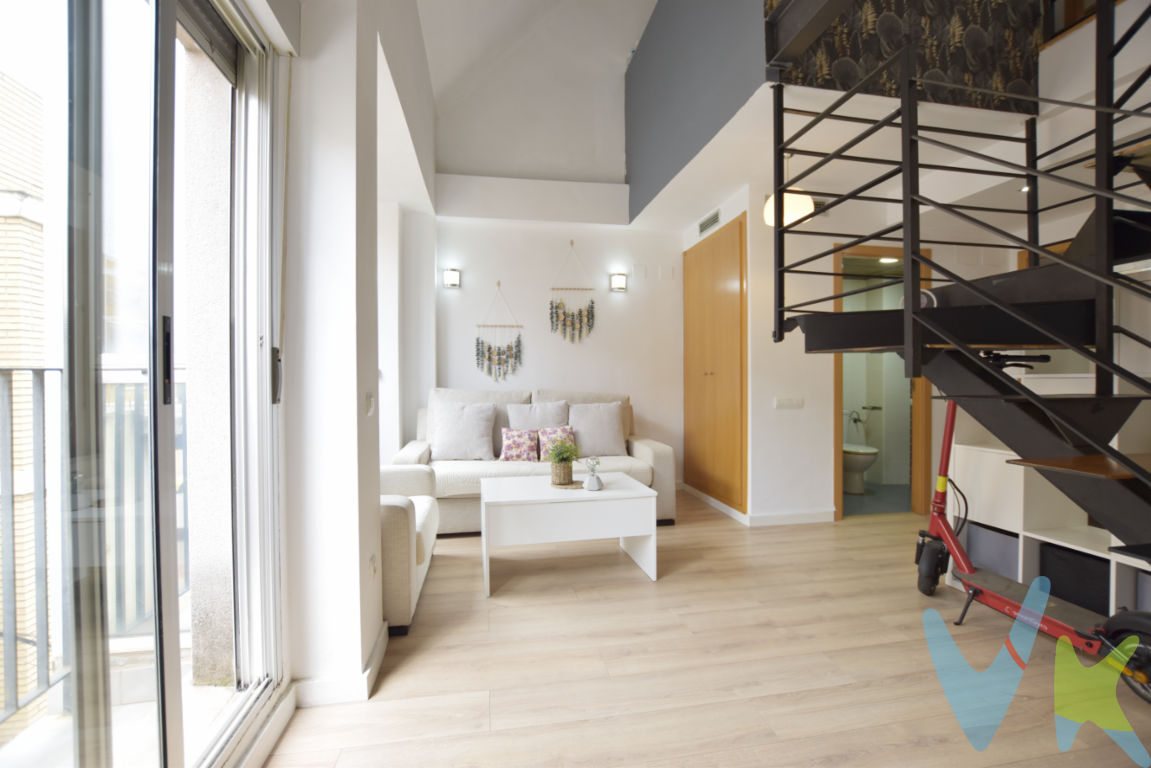 ¿Quieres independizarte y disfrutar de una vivienda con una cuota a precio de alquiler? Te proponemos un loft en el corazón de Náquera, con todos los servicios a pie de calle, bancos, farmacias, supermercados, bares y colegios. Naquera municipio de algo de más de 8.000 habitantes y está situado a 24km de la ciudad de valencia, rodeado por la sierra Calderona y cita obligada de senderistas y amantes de la naturaleza. La vivienda se distribuye en dos plantas de unos 40m2 por planta y comunicadas por escalera de hierro abierta creando más espacio y un estilo industrial. En planta baja está el salón comedor con salida al balcón, cocina, baño de cortesía y un armario muy útil de organizador. En piso primero habitación principal abierta y comunicada con un espacio de unos 10m2, aprox, destinado a vestidor e incluso para teletrabajar o un sofá cama para invitados. Esta planta cuenta con una ventana con vistas a la montaña y un baño completo, generando doble ventilación y corriente a la vivienda. La promoción cuenta con pocos vecinos y se incluye en precio una plaza de garaje. ¿Quieres más información? Llámanos.Contamos con 30 años de experiencia acreditada y nuestro objetivo es garantizarle un servicio de compra humano, ético, de calidad, fácil y seguro. Nuestro equipo lo integran agentes con la titulación AIR (Agente Inmobiliario Registrado) y Agentes Certificadores de la categoría Premium en certificación de inmuebles y debidamente registrados en el Registro de Agentes de Intermediación de la CV (RAICV 0743). Consulte en nuestras reseñas de Google lo que opinan los clientes que ya han trabajado con nosotros.El precio NO incluye: Impuestos, gastos de Notaría, registro y honorarios de inmobiliaria. 