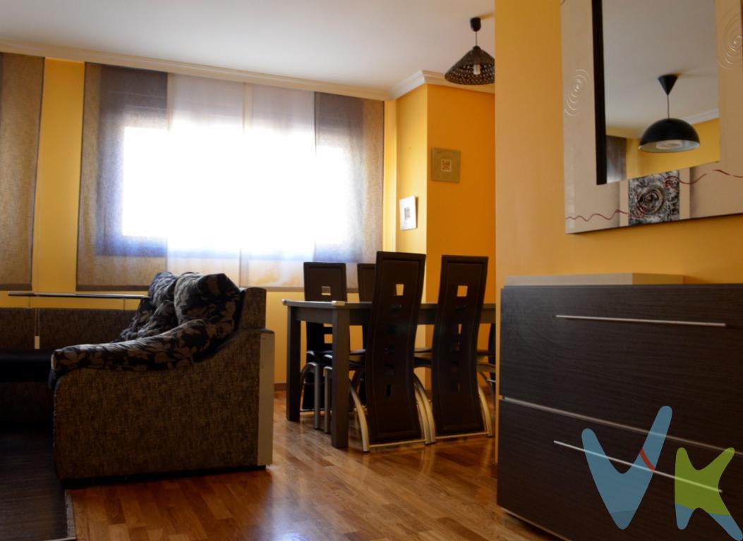 Ponemos a la venta esta bonita propiedad en la zona del Llano alto, de dos dormitorios, salón, cocina y 2 baños, con dos piezas a la calle María Dolores, salón y dormitorio, y las otras dos a un patio amplio y luminoso, que nos proporciona sol a partir del mediodía gracias a su orientación Suroeste. Se trata de un edificio construido en el año 2008, por la Constructora Fresno, con altas calidades constructivas. Actualmente la vivienda tiene inquilino, con una  renta que proporciona una buena rentabilidad. Ubicado en una zona donde centros comerciales, centros educativos, o el parque de los Pericones, al mayor pulmón verde que tenemos en la ciudad, se encuentra a un paso. No dejes escapar esta oportunidad de adquirir una excepcional vivienda a un gran precio. Llámanos, estaremos encantados de enseñártela,En el precio final no están incluidos el Impuesto de Transmisiones Patrimoniales ni los gastos de Notaría y Registro