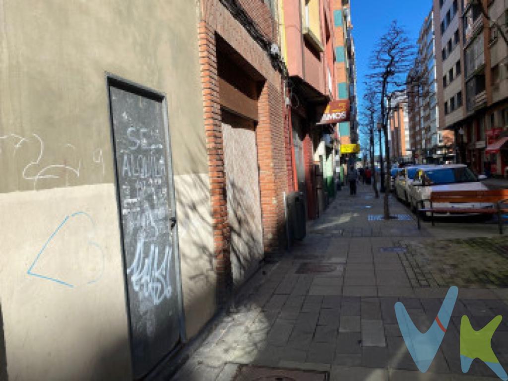 En el corazón del barrio de la arena, en la calle Aquilino Hurlé..... Un estupendo local  en bruto con muchas posibilidades de cualquier tipo de negocio. se distribuye en una planta de 107 metros útiles. Llámanos para verlo sin compromiso.