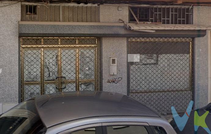 En la Viñuela, en la calle Lus Valenzuela, muy cerca de la calle Jesús Rescatado, de la Biblioteca Municipal y del Parque de los Teletubbies. El proyecto de ejecución se encuentra en la fase de solicitada la licencia de obras en urbanismo. Es por lo que sin poder afirmar con total seguridad la fecha de obtención de licencia para poder comenzar la ejecución material, estimamos entre 8 y 10 meses, más 4 meses de obra, estaríamos hablando de fecha estimada de entrega y finalización en  marzo de 2026. Para optar a la compra de esta vivienda, se propone al inversor los siguientes hitos y forma de pago:. - 12.000 en el momento inicial (firma de contrato de ARRAS). - y el resto del PVP en el momento de la entrega del loft. La vivienda sale con 40,02 m2 útiles aproximadamente, con 1 dormitorio, 1 baño, y cocina amueblada con electrodomésticos. Se entrega sin mobiliario ni cocina y cabe la posibilidad de entregarlo con cocina amueblada y con electrodomésticos por 5.000 € y también la posibilidad de entregarlo amueblado según plano por 7.000 €. Los metros son aproximados por estar en fase de proyecto y pueden sufrir modificaciones. . Cabe la posibilidad de “entrega llave en mano”, esto consiste en la posibilidad de entregar al inversor las viviendas amuebladas, arrendadas (con seguro “Alquiler seguro”) y con una rentabilidad del 6,94 % aproximadamente. El comprador tendrá un coste adicional de 3.600€ más impuestos, por el servicio de gestión, asesoramiento y formalización del proceso de compra, más el 10 % de IVA por ser obra nueva. . INFORMACIÓN ADICIONAL. Para cumplir con la normativa vigente tenemos a disposición del cliente el Documento de Información Abreviada D. I. A. Los precios indicados pueden sufrir alteraciones sin previo aviso. Los GASTOS DE LA COMPRA serán según ley (Notaria, Registro e Impuestos) y no están incluidos en el precio señalado. 