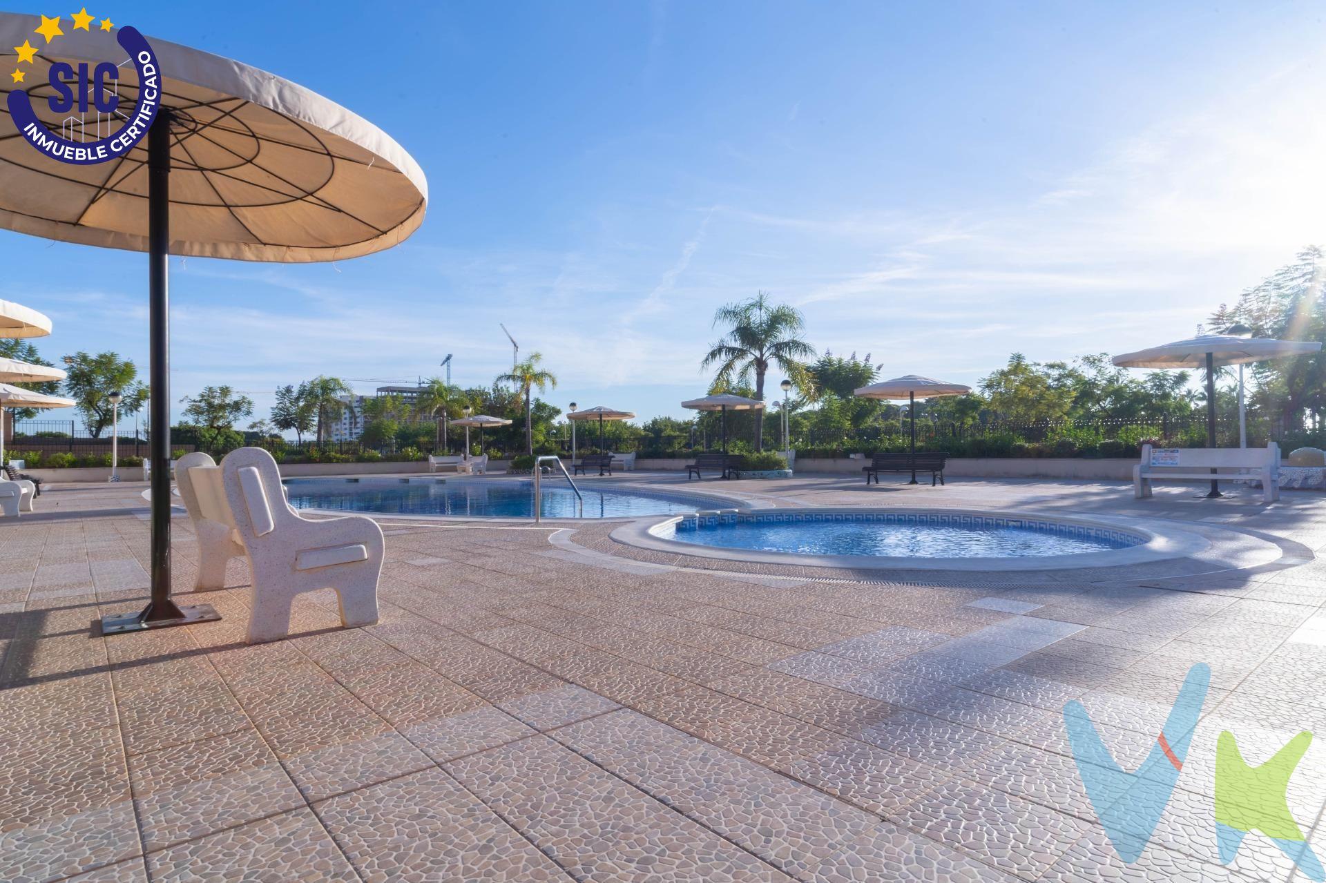 Descubre este encantador apartamento ubicado en Oropesa del Mar, dentro de la prestigiosa zona de Marina D`Or. Cuenta con dos acogedoras habitaciones dobles perfectas para disfrutar con familia o amigos. Su orientación sur garantiza luminosidad durante todo el día y te invita a relajarte en su terraza privada de 10 m² mientras contemplas las vistas despejadas hacia los alrededores. A solo 500 metros del mar, podrás aprovechar al máximo tu tiempo libre disfrutando tanto del sol como del refrescante océano Mediterráneo. El edificio se encuentra bien conservado desde sus inicios y está listo para que entres a vivir sin preocupaciones; simplemente trae tus maletas y comienza a disfrutar inmediatamente. Además, tendrás acceso a excelentes comodidades tales como piscina comunitaria, parking privado e incluso un trastero adicional para mayor comodidad. Aprovecha todas las ventajas que ofrece vivir aquí: transporte público cercano (autobuses y tren), colegios accesibles por la zona así como zonas infantiles ideales si viajas con niños. El precio es altamente competitivo. No pierdas esta oportunidad única. A pie de playa, Marina d'Or – Ciudad de Vacaciones, y dentro sus 500.000 metros cuadrados de zonas verdes y ajardinadas, ofrece 24.000 metros cuadrados de césped natural en primera línea, ideales para tus vacaciones con niños y una alternativa perfecta al resto de playas de arena del complejo. Esta zona verde, está equipada con kioscos de playa, zona náutica y jardines, hacen las delicias de niños y mayores. Las playas Morro de Gos y Amplàries, conforman la línea de costa de Marina d'Or Ciudad de Vacaciones y están equipadas, en la época estival, de puesto de Cruz Roja y categoría de playa accesible. Su calidad de servicios queda certificada con la ISO 14001 y Q de Qualitur. Los metros útiles son aproximados. Este inmueble es en exclusiva, con lo que le facilitamos cualquier información sobre la vivienda. Por este motivo, solicitamos no molesten al propietario, ocupantes de la propiedad, vecinos o conserje de la comunidad. . Muchas gracias por su comprensión. El precio indicado puede sufrir variaciones. En todos los casos los precios expuestos son más impuestos y gastos derivados de la transmisión del inmueble . La operación esta sujeta al Impuesto de Transmisiones Patrimoniales (ITP), cuyo tipo general es del 9%, gastos de Notaría, Registro de la Propiedad y en su caso, gestoría.