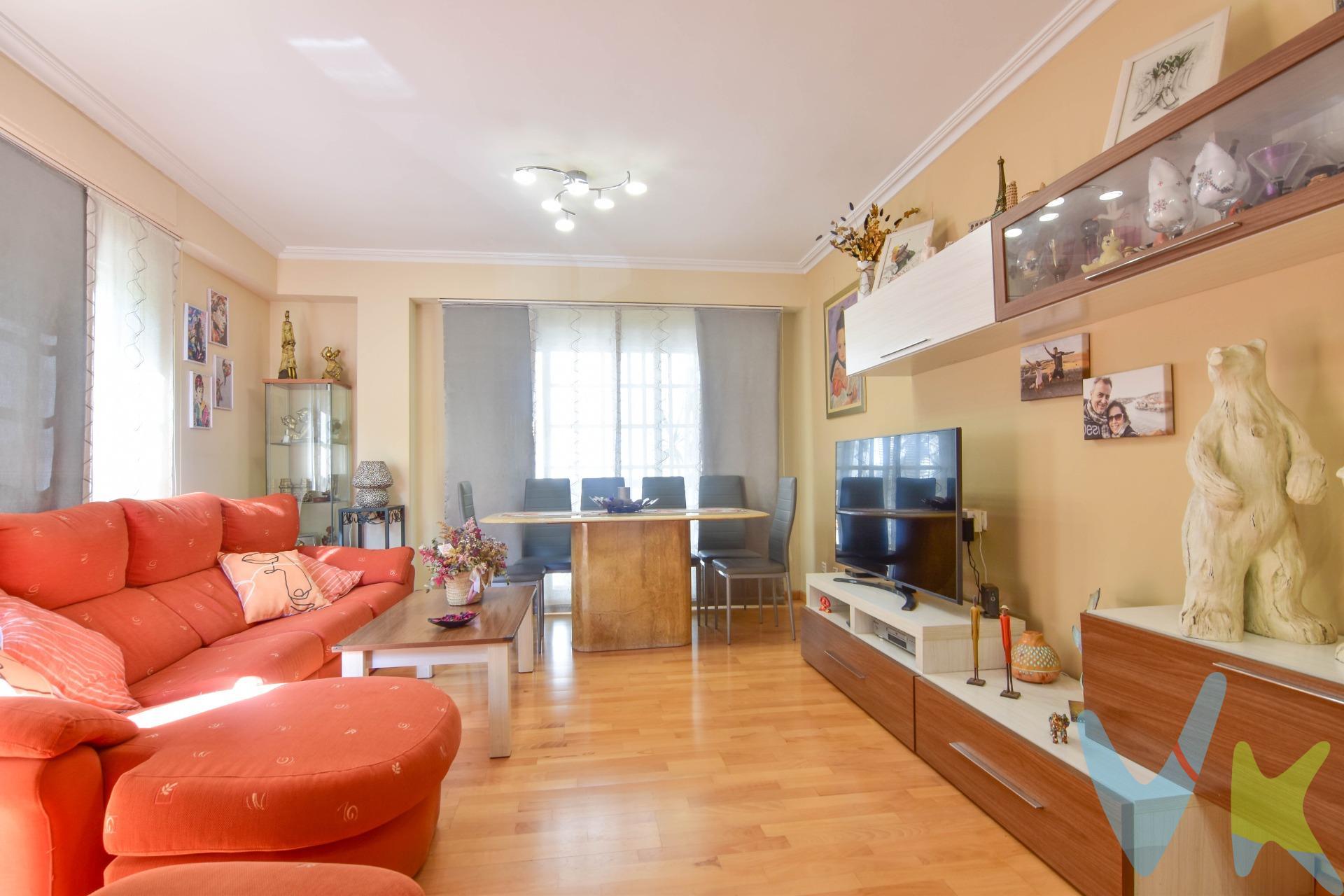 🌟 Mucho más que un piso.. un hogar en Picanya 🌟. Dicen que un hogar no se encuentra, se siente. Y al cruzar la puerta de esta vivienda en Picanya, lo sientes. No hace falta imaginar reformas, ni pensar en obras ni en complicaciones: está todo listo para entrar a vivir. Solo tú faltas. Ubicado en una zona tranquila y bien conectada, enfrente del colegio Ausiás March, este piso ha sido cuidado como un verdadero tesoro. La luz natural entra a raudales por cada ventana, acariciando cada rincón, dándole vida y calidez a los espacios. Todo aquí respira calidad: desde los acabados hasta cada detalle pensado para el confort diario. Cuenta con 3 habitaciones amplias y un despacho, perfectas para una familia, una pareja que necesita espacio o incluso para quien trabaja desde casa. 2 baños completos que ofrecen comodidad sin esperas. Un salón comedor acogedor y luminoso, donde las risas suenan más fuertes y las tardes se alargan sin querer. Una cocina funcional y elegante, donde cada comida puede convertirse en un momento especial. ¿Y qué decir del pequeño patio? Ese rincón privado donde el café sabe mejor por las mañanas, donde puedes leer, respirar o simplemente estar. Este no es solo un piso. Es un lugar donde empezar historias, donde construir recuerdos, donde sentir que todo está en su sitio. 📍 Tu nuevo hogar te espera en Picanya. *Nota: Agencia Registrada con el Nº 1018 en el Registro Obligatorio de Agentes Inmobiliarios de la Comunitat Valenciana. Puede consultar en la web de la GVA. La oferta está sujeta a cambios de precio o retirada del mercado sin previo aviso. En el precio de venta no están incluidos el impuesto del ITP, gastos de Notaría, los honorarios de agencia y los gastos de financiación, si la hubiese. Este anuncio no es vinculante, puede contener errores, se muestra a titulo informativo y no contractual*. *Por mandato expreso del propietario, comercializamos este inmueble en exclusiva, lo que le garantiza el acceso a toda la información, a un servicio de calidad, un trato fácil, sencillo y sin interferencias de terceros. Por este motivo, se ruega no molestar al propietario, a los ocupantes de la propiedad o a los vecinos. Muchas gracias por su comprensión. Si usted es agente inmobiliario y tiene un cliente para este inmueble, llámenos: estaremos encantados de colaborar. *. *Nuestro departamento financiero puede conseguir tu financiación. ¡ Consúltanos! *.