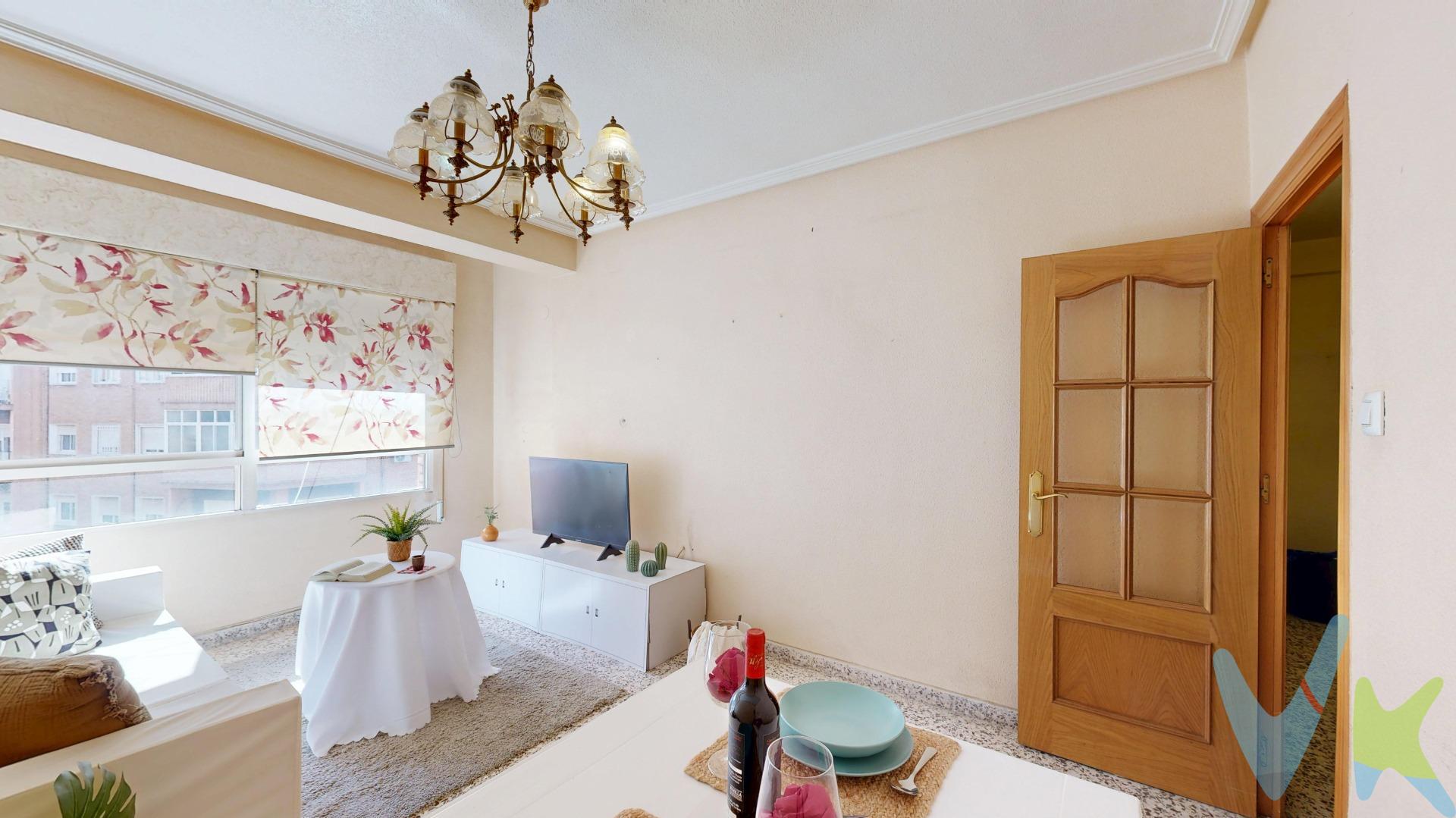 Descubre esta excelente oportunidad de adquirir un piso en la codiciada ZONA ESTACION / CAPITANES RIPOLL, Cartagena. Con una superficie construida de 118 m² y orientado hacia el sur por lo que es bastante luminoso, este inmueble ofrece múltiples posibilidades para transformarlo a tu gusto, ya que se encuentra en estado 'PARA REFORMAR'. La propiedad cuenta con un total de cuatro habitaciones —dos dobles y dos sencillas— lo que proporciona amplio espacio ideal tanto para familias como para inversores buscando rentabilidad. Además, dispone de un baño y un aseo. Su ubicación es inmejorable: tendrás acceso inmediato a transporte público (autobuses cercanos), así como proximidad a centros comerciales importantes e instituciones educativas reconocidas y conexión muy cercana con al autovía; todo ello sin renunciar a las comodidades necesarias dado su cercano enlace con hospitales y a cinco minutos del centro de la ciudad. Bajo estas características únicas hay potencial no solo residencial sino también comercial dada la demanda creciente por parte del mercado inmobiliario local. "¿Te interesa este magnifico piso? ¡Contáctame ahora y agenda una visita! ¡No te lo pierdas!". Para finalizar, queremos ofrecerte una experiencia inmobiliaria basada en calidad, cercanía y profesionalidad. Al contactar con nosotros, actuaremos como intermediarios, evitando molestias a la propiedad y acompañándote en todo el proceso, facilitándote la información y documentación necesarias para una compra cómoda y sin complicaciones. A continuación, te informamos de los gastos de compra no incluidos en el precio, para garantizar un proceso claro y tranquilo:. PVP: 165.000€. No incluye gastos, impuestos y demás gastos legalmente correspondan al comprador:  ITP del 7,75% con carácter general; existen excepciones según normativa aplicable (*). Base imponible el mayor valor entre el precio de venta o el valor referencia catastral. Gastos Notaría y Registro: 1.850€ aprox. según complejidad y aranceles vigentes (**). Financiación: gastos de hipoteca, tasación y gatos bancarios a cargo del comprador, según su necesidad y elección.  Servicio doble de intermediación: Honorarios inmobiliaria a cargo del comprador: 3% precio final, más IVA (21%), salvo acuerdo contrario tras negociación, no incluidos en PVP.  Operación y condiciones de compraventa sujeta a aceptación expresa del vendedor. Para acceder a información y documentación legalmente exigible por el consumidor: gesprocasa.es/consumidor. (*) Para una información exhaustiva sobre el funcionamiento, tipos impositivos y bonificaciones del ITP en la Región de Murcia, puedes consultar el portal oficial de la Agencia Tributaria Autonómica en el siguiente enlace: agenciatributaria.carm.es/ITPAJD. (**) Tarifas notariales y registrales reguladas en Anexo I Del Real Decreto 1426/1989 y, Anexo I Del Real Decreto 1427/1989, respectivamente. 