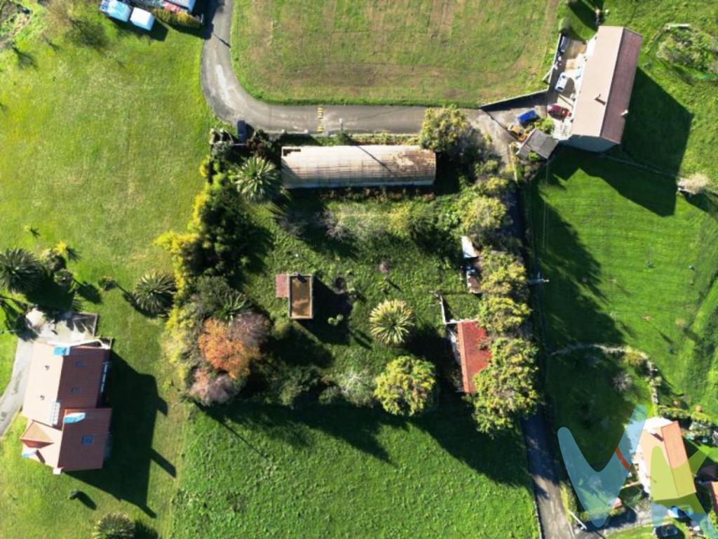 Se vende preciosa finca rústica cerrada con arbolado en Cudón, ubicada en un terreno natural privilegiado, a escasos metros de la ría. Ideal para quienes buscan un lugar tranquilo donde desconectar, celebrar encuentros familiares o pasar fines de semana inolvidables con amigos.La finca cuenta con varias edificaciones ya construidas, para darles uso como zonas de descanso, almacenamiento, etc...También dispone de amplia zona de barbacoa, ideal para comidas al aire libre y un invernadero para cultivar tus frutas, verduras o plantas.Es un espacio versátil con mucho potencial tanto para ocio como para proyectos agrícolas. Buen acceso y muy cerca de todos los servicios que necesites.Pídenos una visita cuanto antes y no pierdas esta gran oportunidad!!!! 