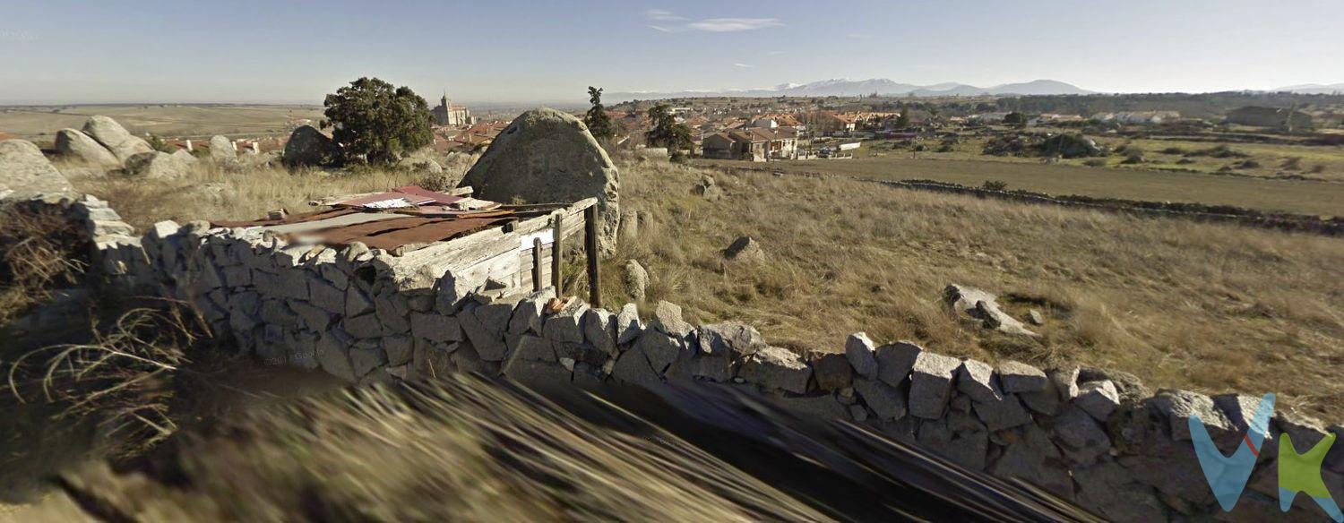 ¿BUSCAS INVERTIR? 
Te ofrecemos esta oportunidad para edificar… Villacastín, (Segovia).
Ideal para construir o invertir en el pueblo de Villacastín.
Se vende terreno de 6.548 m2 urbano, se encuentra sin edificar. Haciendo esquina y con salida a dos calles. Posibilidad de construir 18 chalets de dos plantas.
UBICACIÓN: Villacastín es una localidad de la provincia de Segovia que en la actualidad sigue siendo un lugar estratégico ya que une Segovia, Ávila y Madrid a través de las carreteras: N-VI (Madrid-La Coruña). AP-6 (Villalba-Andanero) AP-51 (Villacastín-Ávila) y N-110 (Soria-Plasencia). Sus habitantes se dedican a los sectores de la construcción y servicios principalmente.
Oportunidad. Inmobiliaria la Montañesa.
Honorarios de intermediación no incluido en el precio.
"Información válida salvo error tipográfico".