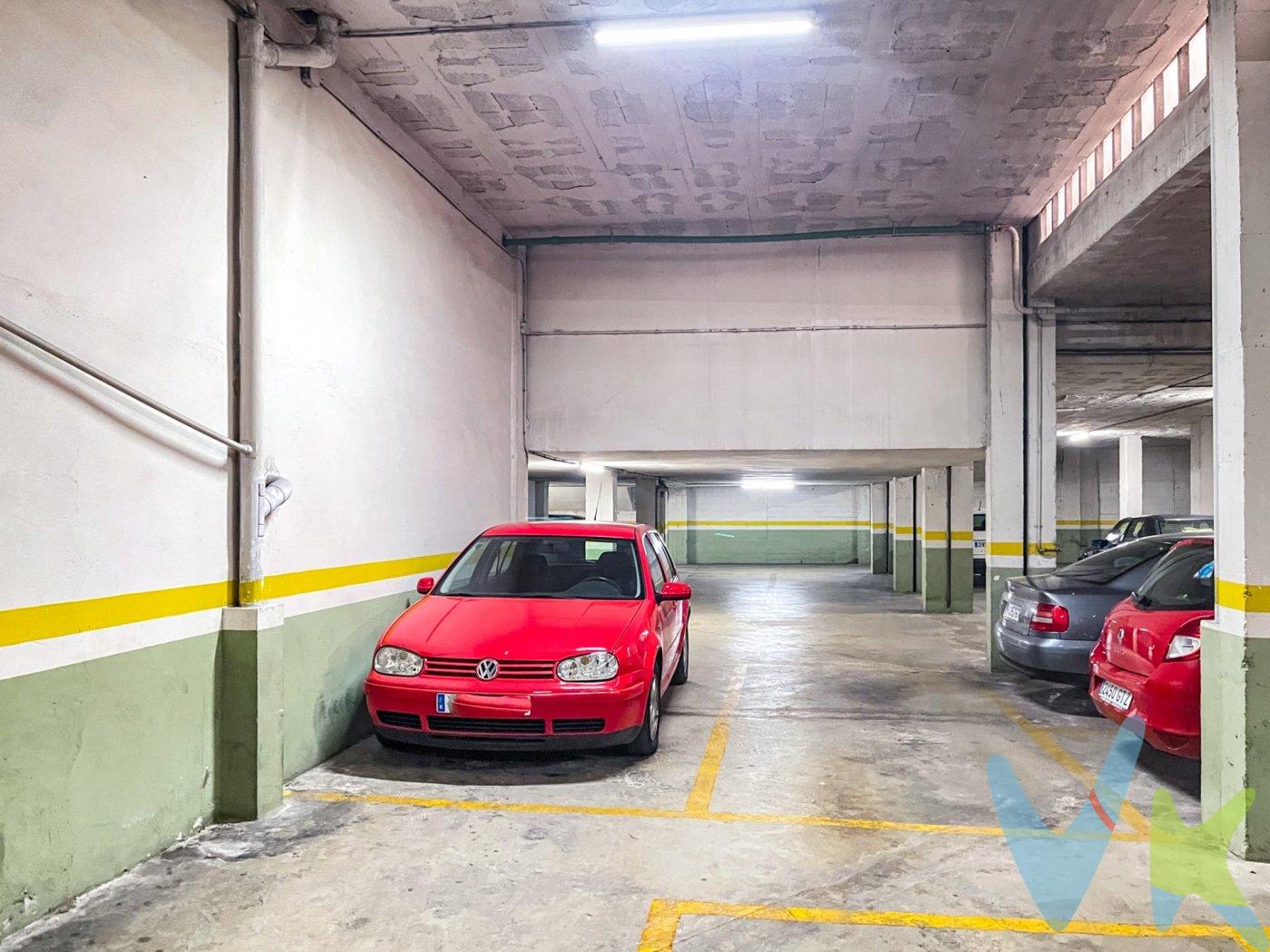 ¡No pierdas la oportunidad de adquirir una plaza de parking en venta! Esta plaza se encuentra ubicada en la calle Fuente las Pilas nº4, justo enfrente del encantador parque del antiguo matadero de Requena. La plaza cuenta con una amplia puerta de hierro automática con mando a distancia, y se encuentra en un parking de una sola planta totalmente privado, al que solo pueden acceder los propietarios de las plazas. Puedes acceder tanto desde la puerta principal a pie de calle como a través del ascensor por la calle Rafael Bernabéu. La entrada tiene una rampa de acceso muy suave y ofrece una buena maniobrabilidad gracias a su amplitud. Además, el mantenimiento anual es mínimo. La plaza tiene un tamaño mediano y está claramente marcada en el suelo, y el parking cuenta con una excelente iluminación para garantizar la seguridad. Mantén tu vehículo resguardado y protégelo de los delincuentes y las inclemencias del tiempo, o bien aprovecha esta oportunidad como una excelente inversión para alquilarla. Recuerda que la descripción del inmueble e imágenes tienen un carácter meramente informativo y no tienen carácter contractual, pudiendo ser modificados por la inmobiliaria comercializadora sin implicar responsabilidad alguna frente a terceros. Además, el precio de venta al público de esta propiedad no incluye los gastos de adquisición, como los honorarios notariales, registrales, de gestión, entre otros. ¡No dudes en contactarnos para obtener más detalles!