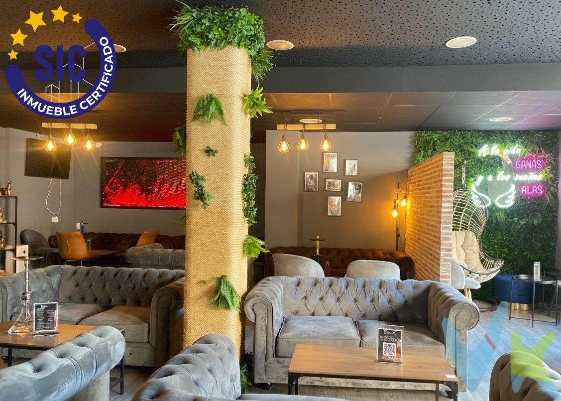 ¿Buscas un negocio listo para operar sin perder meses en burocracia ni impuestos innecesarios? REMAX URBE II te ofrece en exclusiva el traspaso del local con más potencial del Passeig de Carcaixent, el corazón indiscutible del ocio y el ambiente nocturno del municipio. TU MEJOR ACTIVO: UNA SOCIEDAD SANA Y FINANCIABLE. Al adquirir este negocio, te llevas la sociedad mercantil ya constituida, lo que supone una ventaja competitiva y financiera inigualable:. Historial Bancario de 3 Años: La sociedad cuenta con una trayectoria impecable, lo que te otorga un perfil excelente ante entidades bancarias para solicitar crédito o financiación. Contabilidad Saneada: Compras una empresa con las cuentas claras y listas para ser auditadas. Ahorro Fiscal Directo: Optimiza tu inversión gracias a los beneficios fiscales derivados de la transmisión de la sociedad ya operativa. UN LOCAL DISEÑADO PARA MAXIMIZAR INGRESOS. Con 143 m² de diseño moderno, este local no solo es bonito, es una máquina de facturar:. Zona de Reservado Exclusiva: Un espacio privado clave para incrementar los ingresos mediante reservas de grupos, cumpleaños y fiestas privadas. ¡Rendimiento extra asegurado cada fin de semana!. Insonorización y Confort: Local totalmente insonorizado según normativa, equipado con sistema de hilo musical para crear la atmósfera perfecta. Zona de Barra Profesional: Totalmente equipada para un servicio de alta rotación. Equipamiento Completo: Disponemos de un inventario detallado y adjunto que incluye neveras, mesas de trabajo, fregaderos y mobiliario esencial. Certificación Energética B: Eficiencia que reduce tus costes fijos mensuales. UBICACIÓN ESTRATÉGICA. Situado en la zona de mayor afluencia de Carcaixent, su versatilidad te permite explotar cualquier concepto: desde un bar de copas de referencia, hasta una cafetería de diseño o un centro de eventos privados. Condiciones Financieras:. Renta mensual: 1.000 €. Precio de traspaso: 19.999 € (Incluye sociedad, historial financiero y ahorro en impuestos). No dejes que otro inversor se adelante. Si buscas una inversión inteligente, con respaldo bancario y lista para funcionar desde el primer minuto, llama ahora y agenda tu visita. VENTA:. PVP 19.999€.  Gastos e impuestos no incluidos en el precio. La compra conlleva impuestos y gastos de formalización para el comprador. A título orientativo se informa que en segundas transmisiones el  ITP  con carácter general en  Valencia  es del  10%, pudiendo existir otros tipos impositivos atendiendo a  las circunstancias  personales del comprador u otras circunstancias previstas legalmente. Base imponible del impuesto el mayor valor entre el precio de compraventa, la tasación o el valor de referencia catastral. En cuanto a los gastos de  notaría y registro, en su caso,  suelen oscilar aprox; entre 1,5% y 2,5% (aranceles variables según precio, n.º de copias y complejidad). El comprador elige notario. Si el comprador precisase de  hipoteca: tasación, condiciones y costes bancarios serán según entidad elegida por el comprador, así como los gastos de gestoría, y cualesquiera otros gastos inherentes a la formalización de la compraventa que legalmente correspondan a la parte compradora, salvo pacto expreso en contrario con el vendedor. El consumidor tiene,  conforme a la normativa vigente, a su disposición información y documentación adicional relativa al inmueble y condiciones de la compraventa, que podrá ser consultada en C/Joaquín Costa 4, bajo 46005 Valencia o urbe2@remax.es. Honorarios de mediación inmobiliaria a cargo del  COMPRADOR: (3% del precio final de venta más IVA (21%), salvo otro pacto.); y  de VENDEDOR (según acuerdo con el mismo). . Se informa al consumidor que la agencia actúa como intermediaria inmobiliaria en la operación, estando cualquier eventual compraventa y sus condiciones sujeta a la aceptación expresa del propietario-vendedor y a la posterior formalización del correspondiente contrato.