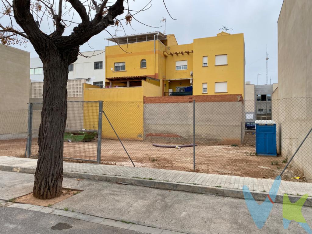 Solar en Massamagrell, zona Cantallops, situado en la calle Jose Maria Izquierdo Soro, de una superficie de fachada de 7,97 metros cuadrados. Orientación Este. 