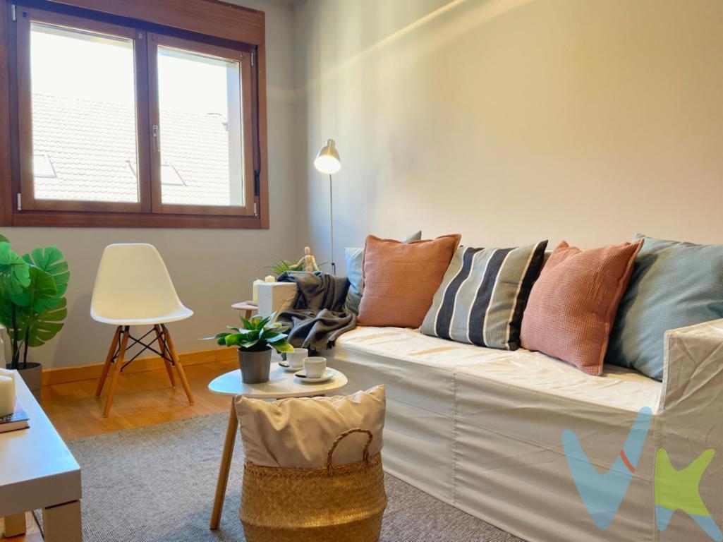  Si te gustaría vivir en el corazón de Gijon, esta estupenda vivienda ubicada en la calle Ruiz Gómez nº 10, en pleno centro de la ciudad, entre la Plaza de Evaristo San Miguel y la Playa de San Lorenzo seguro te esta esperando. Es una quinta planta y ofrece una ubicación privilegiada.La vivienda, está en un estado magnífico y cuenta con:- Cocina equipada- Salón-comedor luminoso- Dos dormitorios, uno de ellos con vestidor y baño en suite- Excelente estado de conservación y mantenimientoEl edificio, rehabilitado integralmente en 2006, ofrece una gran seguridad y comodidad. La vivienda está lista para entrar a vivir y disfrutar de todo lo que el centro de Gijón tiene que ofrecer.Ubicación privilegiada:- A pocos pasos de la Playa de San Lorenzo y la Plaza de Evaristo San Miguel- En el corazón de la ciudad, con todos los servicios y comodidades al alcanceNo pierda la oportunidad de vivir en el centro de Gijón. ¡Contacte con nosotros para más información y para concertar una visita!\"Importante: El precio de venta no incluye honorarios de la agencia al comprador, impuesto de transmisiones patrimoniales ni otros gastos de la compraventa (registro de la propiedad, notaría, etc.).