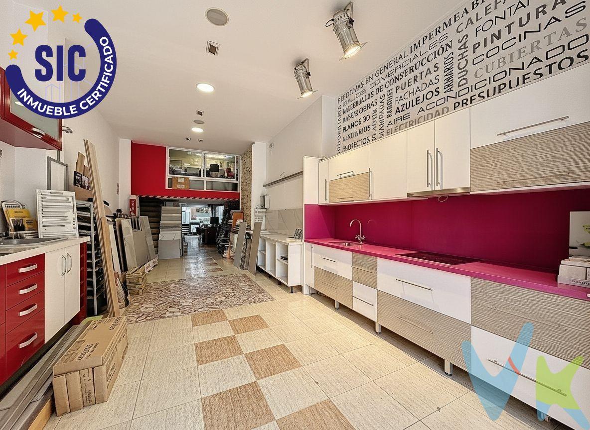 ¿Buscas un espacio comercial con excelente visibilidad, buena distribución y ubicación inmejorable? . Este local es una oportunidad única para emprendedores, inversores o empresas que valoran la funcionalidad y el entorno urbano. Ubicación privilegiada. Situado en una calle con tránsito peatonal y vehicular constante, a escasos metros de puntos neurálgicos de la ciudad:. Menos de 100 metros de la Estación del Norte (tren). A solo 130 metros de estación de metro. A 650 metros del Ayuntamiento de Valencia. Una localización ideal para atraer clientes, facilitar logística y posicionar tu negocio en el corazón de la ciudad. Estado y distribución. Actualmente utilizado como tienda de materiales de construcción, el local se encuentra en excelente estado de conservación, gracias al mantenimiento profesional de sus propietarios, expertos en reformas. Superficie. Superficie según Catastro: 194 m². Superficie medida manualmente: 183,52 m², distribuidos en:. Planta baja: 119,92 m². Espacio principal: 114,84 m². Aseo: 3,22 m². Bodega: 1,86 m² (tiene preparación para otro aseo). Entrepiso (oficina): 14,40 m². Planta superior: 49,20 m². Bodega: 26,26 m². Terraza privativa: 22,94 m². Distribución funcional. Planta baja: Espacio diáfano adaptable a múltiples actividades (comercio, despacho técnico, showroom, etc.). Incluye un baño completo y una. habitación contigua con preinstalación para un segundo baño. Entrepiso: Oficina funcional construida sobre estructura intermedia, aprovechando la altura del local. Planta superior: Habitación utilizada como almacén, con acceso a una terraza privativa que aporta luz natural mediante claraboya. Ventajas competitivas. Superficie amplia y versátil. Distribución flexible con múltiples posibilidades de uso. Terraza privativa con entrada de luz natural. Ubicación estratégica con acceso inmediato a transporte público y centros administrativos. Local en uso activo, lo que garantiza su funcionalidad y estado. Este inmueble combina ubicación, espacio y potencial. Una oportunidad para establecer tu negocio en una zona con alta demanda y excelente conectividad. VENTA:. PVP 280.000€.  Gastos e impuestos no incluidos en el precio. La compra conlleva impuestos y gastos de formalización para el comprador. A título orientativo se informa que en segundas transmisiones el  ITP  con carácter general en  Valencia  es del  10%, pudiendo existir otros tipos impositivos atendiendo a  las circunstancias  personales del comprador u otras circunstancias previstas legalmente. Base imponible del impuesto el mayor valor entre el precio de compraventa, la tasación o el valor de referencia catastral. En cuanto a los gastos de  notaría y registro, en su caso,  suelen oscilar aprox; entre 1,5% y 2,5% (aranceles variables según precio, n.º de copias y complejidad). El comprador elige notario. Si el comprador precisase de  hipoteca: tasación, condiciones y costes bancarios serán según entidad elegida por el comprador, así como los gastos de gestoría, y cualesquiera otros gastos inherentes a la formalización de la compraventa que legalmente correspondan a la parte compradora, salvo pacto expreso en contrario con el vendedor. El consumidor tiene,  conforme a la normativa vigente, a su disposición información y documentación adicional relativa al inmueble y condiciones de la compraventa, que podrá ser consultada en C/Joaquín Costa 4, bajo 46005 Valencia o urbe2@remax.es. Honorarios de mediación inmobiliaria a cargo del  COMPRADOR: (3% del precio final de venta más IVA (21%), salvo otro pacto.); y  de VENDEDOR (según acuerdo con el mismo). . Se informa al consumidor que la agencia actúa como intermediaria inmobiliaria en la operación, estando cualquier eventual compraventa y sus condiciones sujeta a la aceptación expresa del propietario-vendedor y a la posterior formalización del correspondiente contrato.