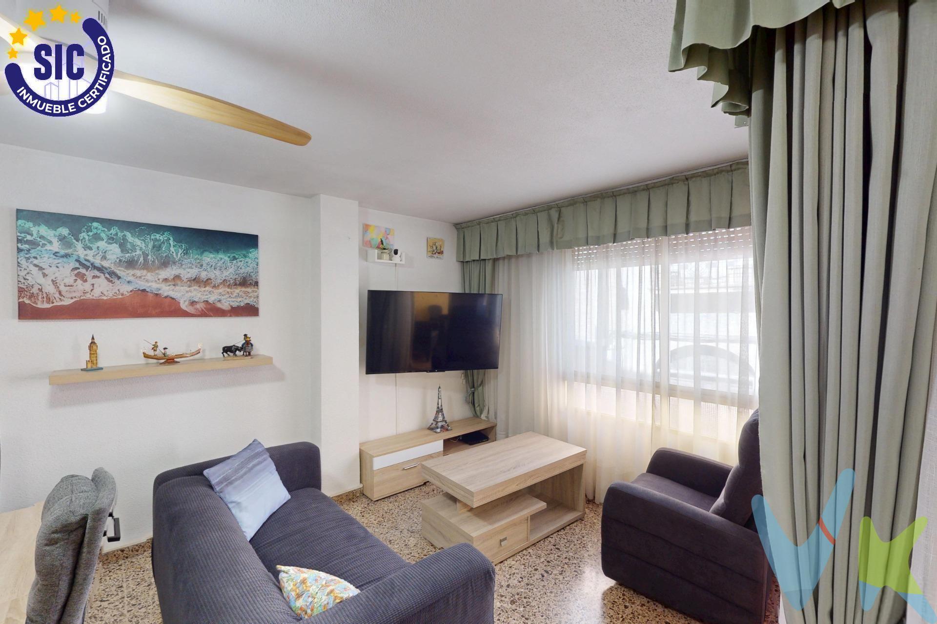 ¡Vive en una de las zonas más cotizadas de Castellón!. Ponemos a tu disposición esta magnífica vivienda de 3 dormitorios con garaje incluido, situada en la zona Hospital Provincial – Paseo Ribalta, una ubicación inmejorable a escasos minutos del centro y rodeada de todos los servicios. El piso, ubicado en la primera planta de un edificio con ascensor, cuenta con 115 m² construidos y se distribuye de forma cómoda y funcional:. Espacioso salón-comedor con acceso a un balcón acristalado, perfecto para disfrutarlo durante todo el año. Cocina independiente equipada, con galería y electrodomésticos incluidos. Tres habitaciones, un baño completo y un aseo. Amueblado y en excelente estado, listo para entrar a vivir. Además, la vivienda dispone de plaza de garaje en la misma finca, un valor añadido muy demandado en esta zona. ✅ Características destacadas:. ✔️ Balcón acristalado. ✔️ Cocina equipada y amueblado. ✔️ Aire acondicionado. ✔️ Ascensor. ✔️ Videoportero. ✔️ Plaza de garaje incluida. ✔️ Fachada caravista. ✔️ Edificio muy cuidado. 📍 Ubicación estratégica junto al Hospital Provincial, Paseo Ribalta y zona centro, con excelentes conexiones de transporte, zonas verdes, colegios, comercios y todos los servicios esenciales a tu alrededor. 📆 Año de construcción: 1985. 💶 IBI anual: 479 €. Vivienda en exclusiva. Te acompañamos en todo el proceso de compraventa con el respaldo de una empresa con más de 55 años de experiencia en el sector inmobiliario. 📞 ¡Solicita tu visita ahora y no dejes escapar esta oportunidad!. 🚫 Rogamos no molestar a los vecinos ni al propietario. Contacto exclusivamente a través de la agencia.