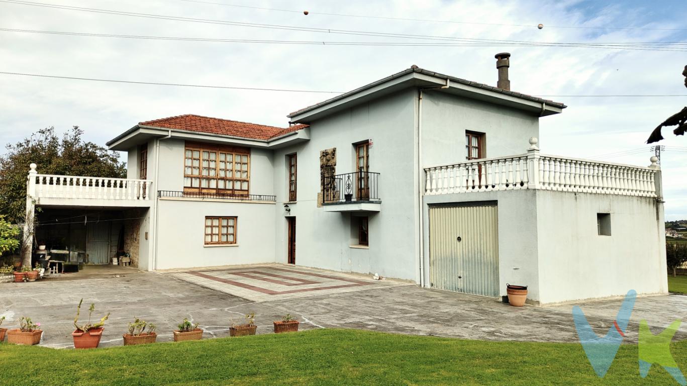 Descubre esta espaciosa vivienda situada en el tranquilo pueblo de Cacicedo. Con dos plantas, la casa ofrece cinco habitaciones más una estancia adicional ideal para transformarla en vestidor o despacho, además de dos baños completos.Aunque está para actualizar, se puede vivir perfectamente en ella mientras se realizan las mejoras, lo que permite una transición cómoda y sin prisas. El garaje cerrado añade funcionalidad y seguridad, y la propiedad se completa con una amplia parcela urbana de 2.691 m², perfecta para jardín, huerto o futuras ampliaciones. La ubicación es excelente: cerca de autovías y carreteras generales que facilitan el acceso rápido a la ciudad y otros puntos clave de la región.Una oportunidad única para adquirir una casa independiente con terreno, en un entorno tranquilo pero bien conectado. Ideal para quienes buscan espacio, privacidad y potencial de personalización cerca de Santander.