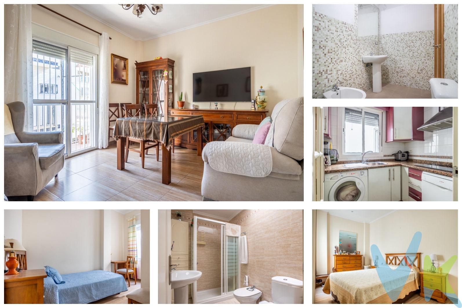 Descubre esta encantadora CASA DE DOS PLANTAS ubicada en la zona de PADRE PIO. . ** EL ANUNCIO CONTIENE VIDEO Y PLANOS DE LA VIVIENDA **. Con una superficie total de construcción de 136 m² será el hogar perfecto para cuidar de los tuyos: vivienda espaciosa familiar en planta alta y un apartamento independiente en planta baja, ideal patra brindar confort y autonomia a nuestros mayores.  . En la PRIMERA PLANTA, preparada para entrar a vivir, encontrarás un acogedor salón luminoso, dos habitaciones (ambas con armario empotrado) y una elegante cocina equipada además del baño completo con plato de ducha iluminado por claraboya. . La PLANTA BAJA, con la estructura terminada, ofrece múltiples posibilidades: GARAJE adaptable como salón, despensa, dos habitaciones y un cuarto de BAÑO totalmente terminado. Disfruta del pequeño de PATIO DE LUCES (3 M²) perfecto para momentos al aire libre sin salir del hogar!. Además tendrás acceso fácil a transporte público cercano incluyendo autobuses y trenes así como colegios alrededor brindando todo lo necesario cerca tuyo. IMPORTANTE. En cumplimiento de las obligaciones de información previstas Disp. final 3ª de la Ley 10/2025, de 28 de diciembre, de servicios de atención a la clientela y transparencia, así como en la normativa sectorial vigente, y RD 218/2005 de Inf. de la Junta de Andalucía, el precio indicado no incluye los gastos e impuestos inherentes a la adquisición, los cuales se desglosan estimados o con posibilidad de calcularlos a continuación; los gastos más ajustados serán dados en el D.I.A. en la visita a inmuebles, o antes. *Gastos de Notaría: La Minuta se calculará según al arancel notarial oficial: Anexo I, del Real Decreto 1426/1989, de 17 de noviembre. Enlace: notariared.com/calculadora-gastos-compra-vivienda/. *Gastos de Registro de la Propiedad: La inscripción se facturará según el arancel oficial: ANEXO I, del Real Decreto 1427/1989, de 17 de noviembre. Igual enlace anterior. *Gastos de Gestión (Gestoría): Los honorarios por la tramitación administrativa, liquidación de impuestos e inscripción registral ascienden de forma estimativa a [363 € aprox.] (IVA incluido), aunque depende de cada caso, y su dificultad. *Honorarios Agencia del Vendedor: incluidos en el PVP. *Honorarios Agencia del comprador: La agencia prestará los servicios de información, asesoramiento y acompañamiento previstos en el Encargo de Servicios y en el D.I.A. Si solicita servicios adicionales o personalizados, sus honorarios serán informados previamente, de forma individualizada y por escrito, conforme a la libertad de pactos y a la normativa vigente. *Si necesita Financiación, su banco le informará. *Impuesto sobre Transmisiones Patrimoniales (ITP): Se aplicará el tipo impositivo vigente en Andalucía (generalmente el 7%, sin perjuicio de tipos reducidos del 2,5% etc, aplicables según las circunstancias personales del comprador o las características del inmueble). El impuesto se devenga sobre el superior entre: 1.- Valor de Referencia de Catastro; y 2.- Precio de venta. Puede calcular su situación personal en el portal oficial de la A.T. de Andalucía. enlace: juntadeandalucia.es/organismos/economiahaciendayfondoseuropeos/areas/tributos-juego/tributos/paginas/impuestos-cedidos-transmisiones.html.