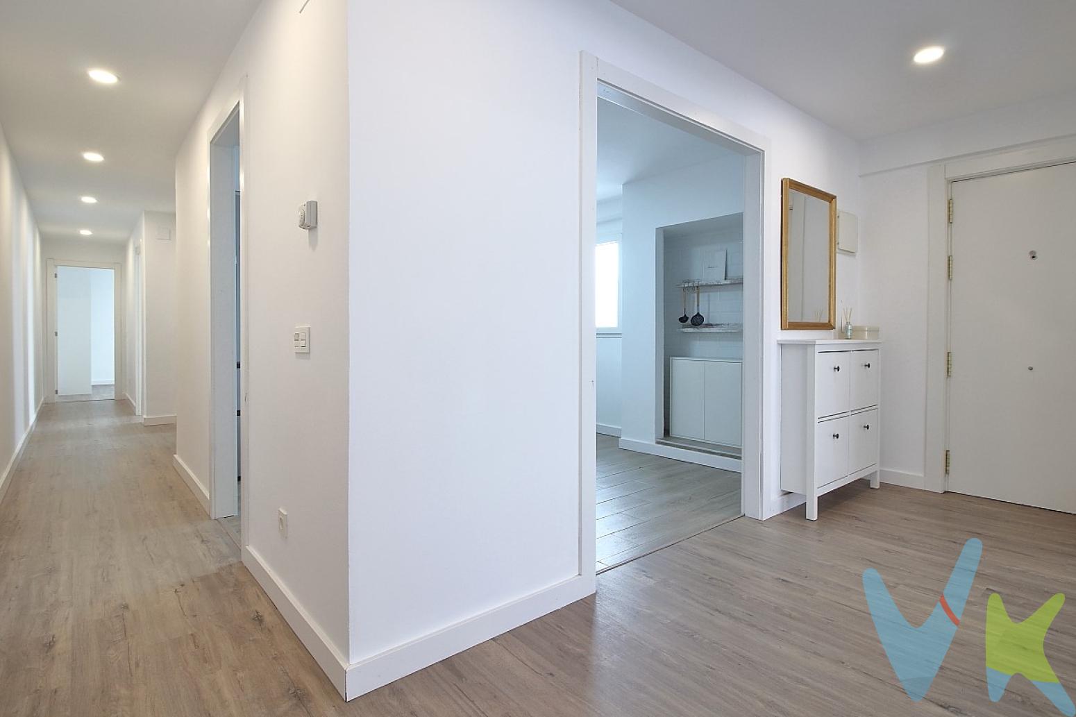 ¡Descubre tu hogar Gijón! Este espacioso piso en venta ofrece una oportunidad increíble para quienes buscan comodidad, funcionalidad y una ubicación inmejorable. Con una extensión de 87 metros útiles que suman un total de 102 metros construidos, este inmueble es la opción perfecta para quienes desean un ambiente acogedor en el que vivir grandes momentos.Ubicado en la tercera planta de un edificio con ascensor y con la fachada nueva. La estructura bien cuidada del edificio y su robustez ofrecen a sus residentes la tranquilidad y seguridad que merecen. Además, gozarás de la comodidad de contar con un ascensor que facilitará el acceso a cualquier persona, sin importar su movilidad.Con dos habitaciones amplias, este piso proporciona un espacio versátil que se adapta a tus necesidades. Tanto si trabajas desde casa como si necesitas un área confortable para descansar, cada habitación está diseñada pensando en el confort y la privacidad. Los amplios ventanales permiten la entrada de abundante luz natural, creando un ambiente cálido y acogedor que hará de cada día una experiencia grata y placentera.La distribución del piso está pensada para aprovechar al máximo cada metro cuadrado, garantizando que todos los espacios sean útiles y cómodos. El salón principal es el rincón perfecto para relajarse tras un largo día o compartir momentos inolvidables con familiares y amigos. La cocina, equipada con todo lo necesario para hacer del arte culinario un placer cotidiano, cuenta con espacio suficiente para moverte con libertad mientras preparas deliciosos platos.El baño de este inmueble, convenientemente distribuido y con ventana, está diseñado para proporcionar eficiencia y comodidad en tu rutina diaria. A su vez, la cercanía con todos los servicios esenciales convierte a esta propiedad en una opción sumamente práctica para el día a día. Desde supermercados hasta farmacias y colegios, todo lo que necesitas está al alcance de tu mano. Asimismo, la conexión con el transporte público es excelente, con paradas de autobús cercanas que conectan rápidamente a los distintos puntos de la ciudad.Esta zona de la ciudad es conocida  por su ambiente . Sus plazas, parques y zonas verdes son perfectos para disfrutar de actividades al aire libre o simplemente para pasear y relajarse. La zona combina tranquilidad y dinamismo, brindándote la ventaja de vivir en un lugar tranquilo, al tiempo que permaneces cerca de la vida urbana.No pierdas la oportunidad de vivir en un piso que lo tiene todo: ubicación estratégica, distribución inteligente, y un ambiente ideal para crear recuerdos que durarán toda la vida. Te invitamos a visitarlo y te aseguramos que te cautivará desde el primer momento. ¡Ven a conocerlo y descubre por ti mismo todo lo que este maravilloso hogar tiene para ofrecerte! Tu futuro empieza aquí, no dejes que se te escape.Contamos con más de 35 años de experiencia acreditada y nuestro objetivo es garantizarle un servicio de compra humano, ético, de calidad, fácil y seguro. Nuestro equipo lo integran agentes con la titulación AIR (Agente Inmobiliario Registrado), somos CRS (Council of Residential Specialist) y API. (Agente de la Propiedad Inmobiliaria Colegiado nº248). Contamos con un seguro de Caución que nos permite garantizar el depósito de las cantidades entregadas por nuestros clientes.Te ayudamos con la financiación con las mejores condiciones hipotecarias hasta el 100%.Consulte en nuestras reseñas de Google lo que opinan los clientes que ya han trabajado con nosotros.El precio no incluye gastos de notaría, registro e impuesto de transmisiones.