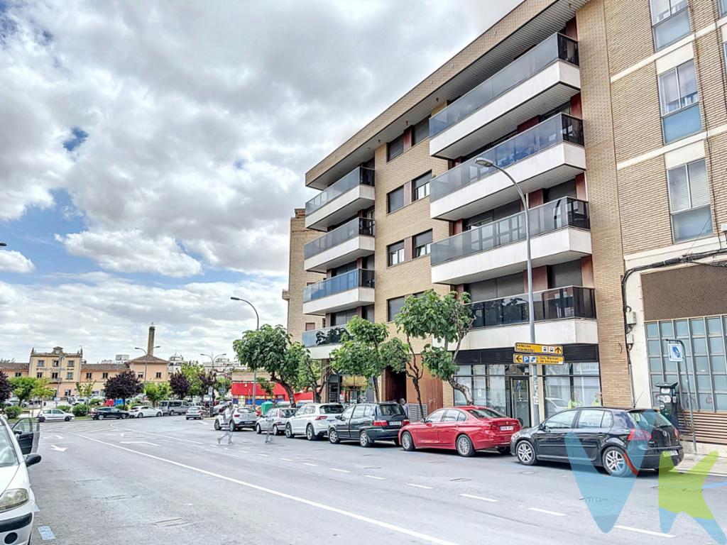 Local a la venta especialmente indicado para inversor. Inquilino con solvencia demostrada durante años. Es de gran superficie 264 m2 construidos en un edifico del año 2.003. Aprovecha la oportunidad. Si no eres inversión también tenemos la solución a tu necesidad. Amplía la información! 