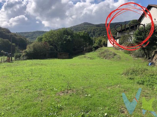 Si está buscando una amplia parcela urbanizable para desarrollar su proyecto de vivienda en un entorno rural en la zona norte de Navarra esta es una gran oportunidad. Le ofrecemos esta parcela urbanizable enclavada en el concejo de Urritza (Valle de Imotz), con una gran superficie y en un entorno muy natural. En esta parcela podrá desarrollar un proyecto para su futura vivienda, tanto para la construcción de una vivienda unifamiliar aislada como con la posibilidad de construcción de una vivienda bifamiliar. Se encuentra situada en un enclave rural pero cuenta con una muy buena comunicación tanto con Pamplona como con Donostia, a través de de la Autovía A-15. Localizándose a una distancia de 20-30 minutos de ambas capitales. Situada en un pequeño valle junto a Lekunberri como pueblo de cabecera de comarca, este municipio se enclava entre entornos naturales como las Sierras de Aralar y Andia, el valle de Larraun y los valles de Ultzama y Basaburua. No lo dude, esta puede ser localización de su futuro hogar.