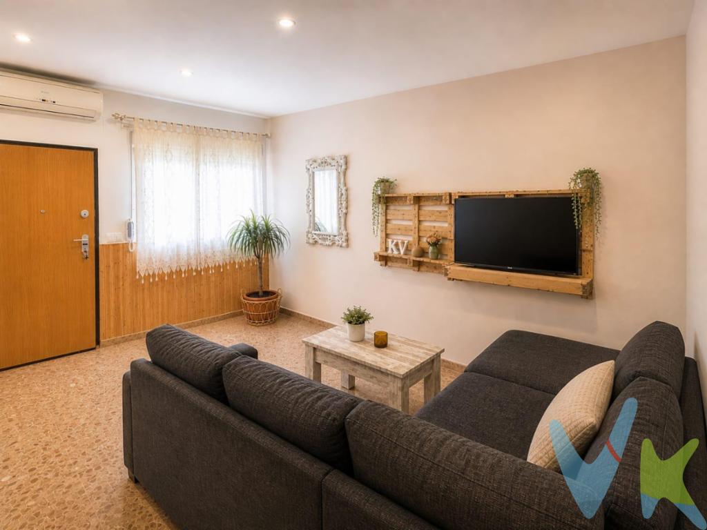  En el entrañable pueblo de Quartell, se sitúa esta encantadora casa en venta que promete convertirse en el hogar de tus sueños. Con un diseño moderno y acogedor, esta propiedad construida en 2010 ofrece una combinación perfecta de comodidad y estilo en un entorno tranquilo y apacible. Consta de 2 acogedoras habitaciones, ideales para descansar después de un largo día, y cuenta con un aseo que garantiza la comodidad tanto para residentes como para visitantes.La vivienda se extiende a lo largo de 72 metros cuadrados útiles y 119 metros cuadrados construidos, lo que proporciona un espacio versátil para adaptar a tus necesidades personales. La distribución eficiente del espacio asegura que cada metro sea aprovechado al máximo, permitiendo una experiencia de vida fluida y cómoda. El salón, amplio y luminoso, se convierte en el lugar perfecto para reunirse con amigos y familiares, disfrutando de momentos inolvidables.Una de las características más destacadas de esta propiedad es su garaje, lo que representa una ventaja notable para cualquier propietario de vehículo. La comodidad y seguridad de saber que tu automóvil estará resguardado en un lugar seguro añade un valor significativo a esta casa. Además, la proximidad a paradas de autobús ofrece una comunicación excelente, facilitando el acceso al transporte público y mejorando la conectividad con las áreas circundantes.La cocina, totalmente equipada, invita a explorar nuevas recetas y disfrutar del arte culinario en un ambiente funcional y moderno. Sus acabados de calidad y su diseño práctico hacen que cocinar se convierta en un verdadero placer. Por otro lado, los espacios de almacenamiento están pensados para que cada rincón de la vivienda esté ordenado y maximizado, permitiendo una organización eficaz.El año de construcción reciente, 2010, asegura que las instalaciones y los servicios sean contemporáneos y estén en óptimas condiciones. La propiedad está lista para ser habitada sin necesidad de renovaciones inmediatas. Su estado impecable te permitirá mudarte de manera sencilla y empezar a vivir desde el primer día.Ubicada en una zona pacífica de Quartell, la casa ofrece la combinación ideal de tranquilidad y facilidad de acceso a servicios básicos. La cercanía de tiendas, colegios y servicios esenciales asegura que tengas todo lo necesario al alcance de tu mano. Disfrutar de la vida en este encantador municipio te permitirá sumergirte en una comunidad caracterizada por la calidez y la hospitalidad de sus habitantes.La oportunidad de visitar esta magnífica propiedad en Quartell te espera. Descubre cómo esta casa puede convertirse en el refugio perfecto para ti y tu familia, brindando una calidad de vida excepcional en un entorno apacible. No dejes pasar la oportunidad de conocer en persona esta estupenda vivienda. Su excelente relación calidad-precio y su atractiva ubicación la convierten en una opción irresistible para quienes buscan una residencia en un lugar con encanto y bien comunicado. Te invitamos a coordinar una visita sin compromiso para que puedas vivenciar todas las ventajas que este hogar tiene para ofrecer. ¡No te arrepentirás de descubrir este rincón de paz y comodidad!El precio indicado no incluye gastos ni otros conceptos. Al precio publicado deberá añadirse:Honorarios de intermediación de la agencia inmobiliariaGastos de inscripción en el Registro de la PropiedadHonorarios notarialesImpuestos aplicables a la transmisión (IVA o ITP y AJD, según el caso)El inmueble se vende sin amueblar, sin electrodomésticos, enseres ni elementos decorativos.