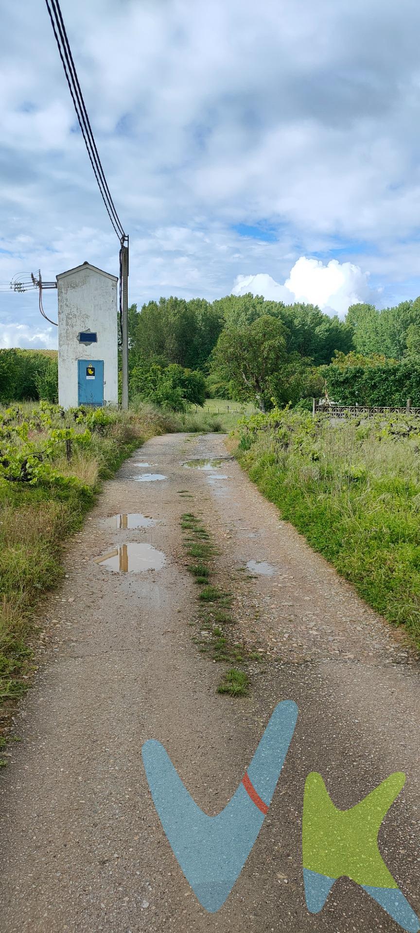 CONJUNTO DE TRES FINCAS UNIDAS. Un conjunto que hará que pueda disfrutar de un merecido descanso.  Unas fincas con una comunicación excelente. . Haz de este lugar tu sitio de recreo, de desconexión y de disfrute. . si estás buscando una finca como éstas, no lo dudes y ven a verlas.. estamos convencidos que cubrirán tus expectativas. Llámanos y hacemos la visita!!. Gastos de compraventa a cargo del comprador, no incluidos en el precio, (Notaria, Registro, Gestoría e Impuestos) excepto la Plusvalía municipal que es a cargo del vendedor. Por mandato expreso del propietario, comercializamos este inmueble en exclusiva, lo que garantiza el acceso a toda la información, a un servicio de calidad, en un trato fácil, sencillo y sin interferencias de terceros. Por este motivo, se ruega no molestar al propietario, a los ocupantes de la propiedad o a los vecinos. Muchas gracias por su comprensión.