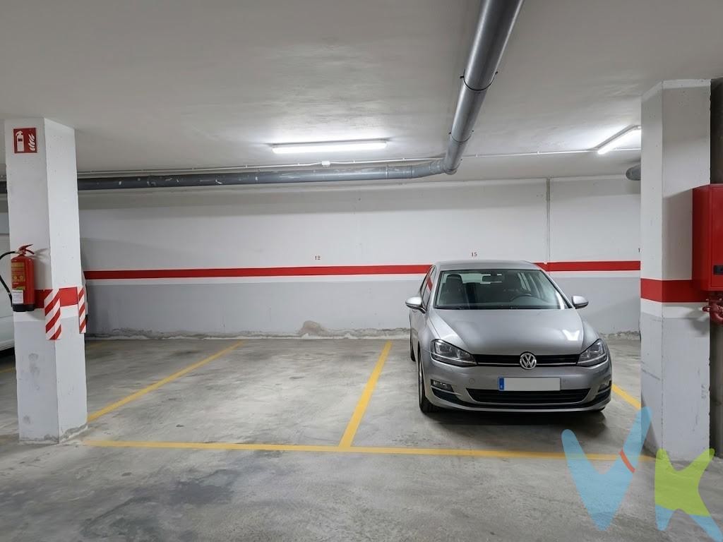 Un coche a la sombra es un dueño feliz. ¿Tu coche parece un horno microondas cada vez que lo dejas al sol?. Esta plaza de aparcamiento ubicada en la zona de La Closa en La Pobla LLarga es la solución. Será el paraíso para tu vehículo y para ti cuando subas a tu coche a una temperatura agradablemente fresquita. Ubicación Premium, justo enfrente del IES Pere d’Esplugues. Si eres profesor o personal del centro, podrás llegar, aparcar y estar en el aula antes de que suene el timbre. ¡Sin estrés de última hora! y lo mejor de todo, tendrás tu coche al resguardo del Efecto Sauna. Olvídate de quemarte las manos con el volante o de que el coche parezca una sauna finlandesa. Aquí tu vehículo te esperará fresquito, a la sombra y protegido de las lluvias, el granizo o los [amp;]quot;regalitos[amp;]quot; de los pájaros y conservará su pintura brillante como el primer día en un lugar seguro. Será una Inversión Inteligente porque si decides sacarle rentabilidad, se alquilará sola. Será un bien codiciado por el personal y profesores del instituto y del resto de vecinos. ¡Haz que la plaza se pague sola! un coche a la sombra es un dueño feliz. Llama ya y concierta una visita. VENTA:. PVP 6.750€. Gastos e impuestos no incluidos en el precio. La compra conlleva impuestos y gastos de formalización para el comprador. A título orientativo se informa que en segundas transmisiones el ITP con carácter general en Valencia es del 10%, pudiendo existir otros tipos impositivos atendiendo a las circunstancias personales del comprador u otras circunstancias previstas legalmente. Base imponible del impuesto el mayor valor entre el precio de compraventa, la tasación o el valor de referencia catastral. En cuanto a los gastos de notaría y registro, en su caso, suelen oscilar aprox. entre 1,5% y 2,5% (aranceles variables según precio, n.º de copias y complejidad). El comprador elige notario. Si el comprador precisase de hipoteca: tasación, condiciones y costes bancarios serán según entidad elegida por el comprador, así como los gastos de gestoría, y cualesquiera otros gastos inherentes a la formalización de la compraventa que legalmente correspondan a la parte compradora, salvo pacto expreso en contrario con el vendedor. El consumidor tiene, conforme a la normativa vigente, a su disposición información y documentación adicional relativa al inmueble y condiciones de la compraventa, que podrá ser consultada en C/Joaquín Costa 4, bajo 46005 Valencia o urbe2@remax.es. Honorarios de mediación inmobiliaria a cargo del COMPRADOR: (3.000€ del precio final de venta más IVA (21%), salvo otro pacto.); y de VENDEDOR (según acuerdo con el mismo). Se informa al consumidor que la agencia actúa como intermediaria inmobiliaria en la operación, estando cualquier eventual compraventa y sus condiciones sujeta a la aceptación expresa del propietario-vendedor y a la posterior formalización del correspondiente contrato.