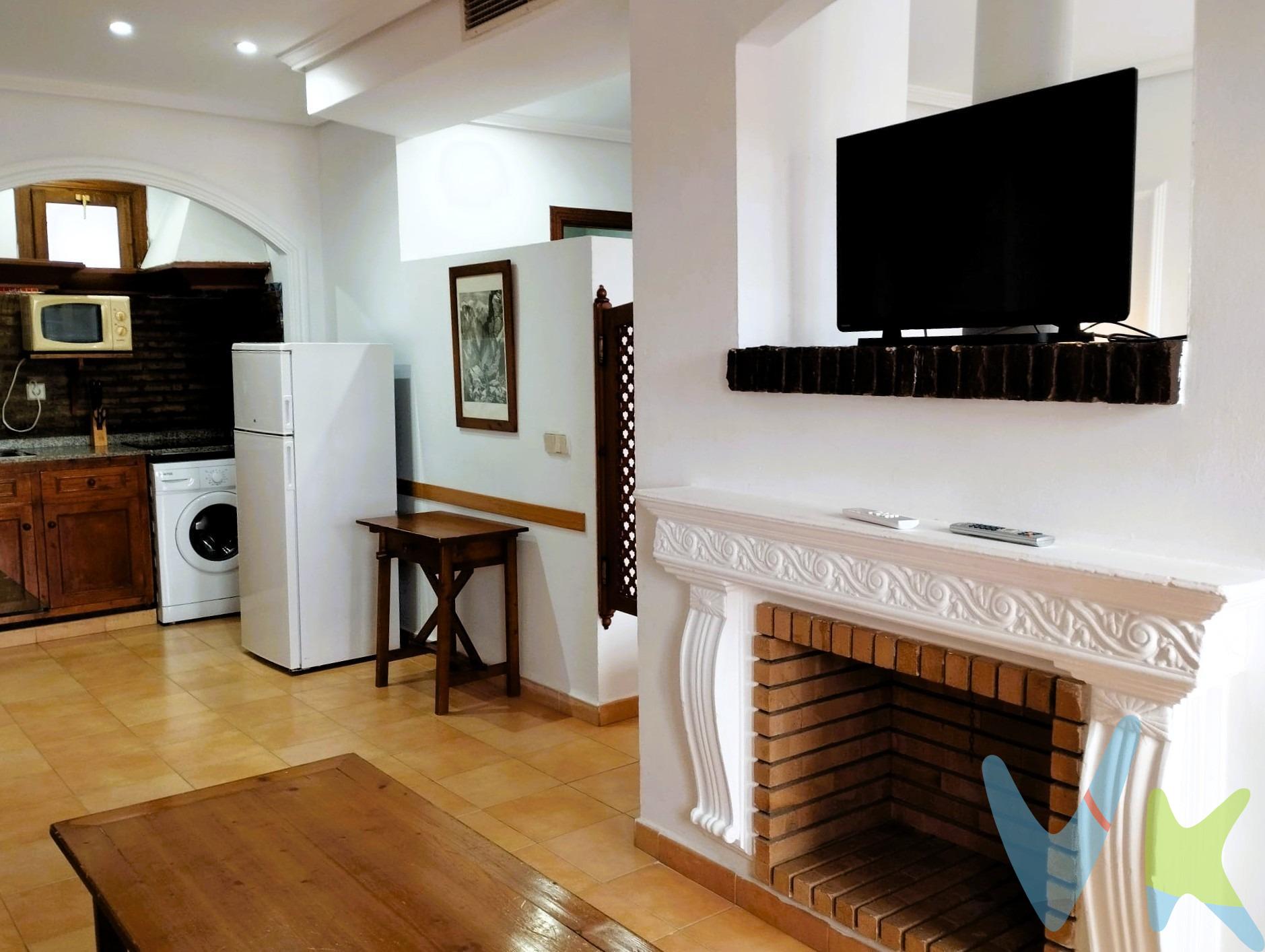 Descubre este encantador estudio ubicado en la exclusiva zona de Bahía Sur, San Fernando. Con un precio competitivo de solo 75.000 €, esta propiedad es ideal para quienes buscan comodidad y estilo. La superficie construida comprende 47.30 m², mientras que el área útil se extiende a 43.00 m², ofreciendo espacio suficiente para disfrutar del día a día ☀️. Este acogedor estudio, tiene la calificación de vivienda turística, lo que lo convierte en una ideal inversión. Cuenta con una habitación doble perfectamente distribuida y un baño completo listo para entrar a vivir 🚪✨. Además, podrás relajarte al aire libre gracias a su terraza privada de 6.00 m² 🏡🌳. La orientación oeste garantiza luz natural durante gran parte del día 🍃💛 e incluye excelentes extras como acceso a piscina comunitaria perfecta para los días calurosos 🔆🩴 . Ubicado cerca de paradas de autobús y tren 🚉🚌 , así como centro comercial 🛍️🍽️ , tendrás todo lo necesario al alcance de tu mano. No pierdas la oportunidad única; ¡este puede ser tu nuevo hogar! Contáctanos hoy mismo. Disponemos del Documento Informativo Abreviado de la propiedad (D.I.A), según Decreto 218/2005, de 11 de octubre. La Agencia Inmobiliaria también dispone de  Seguro de Caución, para la garantía y protección de las cantidades económicas  entregadas como señal para la reserva de una vivienda. Así mismo, informamos que los gastos Notariales, Registrales, ITP, Honorarios de la Agencia y otros gastos inherentes a la compraventa no está incluidos en el precio. Por mandato expreso del propietario, comercializamos este inmueble en exclusiva compartida, lo que le garantiza el acceso a toda la información, a un servicio de calidad, un trato fácil, sencillo y sin interferencias de terceros. Por este motivo, se ruega no molestar al propietario, a los ocupantes de la propiedad o a los vecinos. . Muchas gracias por su comprensión. . 