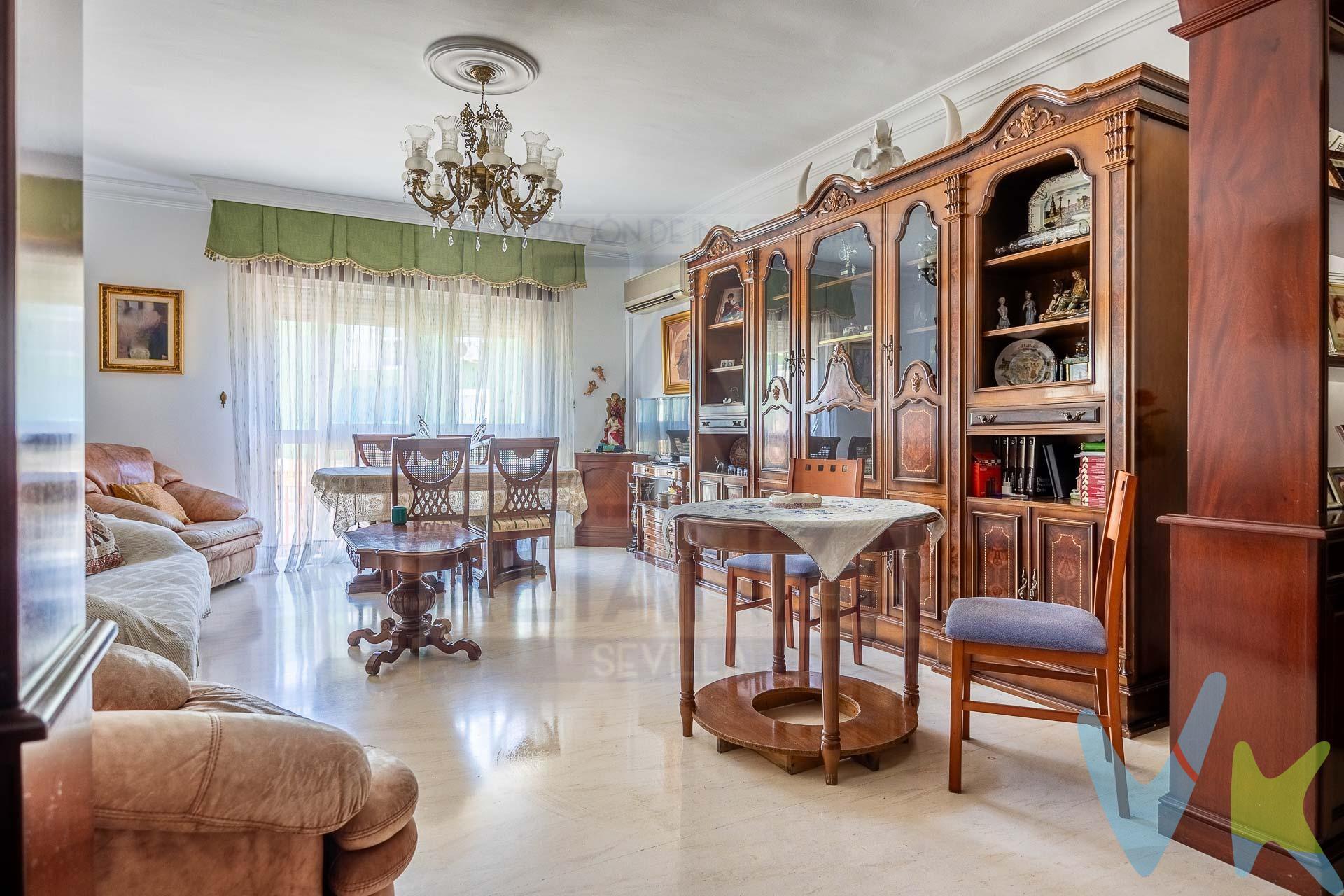 ¡Espectacular Piso de 5 Dormitorios en el Centro de Camas! . Situado en pleno centro de Camas, destaca por sus 5 dormitorios, lo que lo convierte en la opción ideal tanto para familias numerosas que necesitan espacio como para inversores que buscan una alta rentabilidad en alquiler. Además, el inmueble fue completamente reformado en el año 2016 (fontanería, electricidad y acabados), por lo que está listo para entrar a vivir sin necesidad de costosas obras. Trastero en azotea. El piso cuenta con una distribución excelente que aprovecha al máximo cada metro cuadrado: 5 dormitorios exteriores, amplios y muy luminosos. Una cantidad de habitaciones muy difícil de encontrar en una sola planta en el centro de la localidad. Dispone de 1 baño completo moderno y 1 práctico aseo de cortesía, perfectos para dar servicio a toda la familia de forma cómoda. Cocina Independiente: Espaciosa, amueblada y completamente independiente del resto de las estancias, ideal para los amantes de la cocina. Al estar en el mismo centro de Camas, dispones de una calidad de vida envidiable con todo a pie de calle. A un paso de supermercados, tiendas de barrio, bancos, farmacias y una variada oferta de restauración. Próximo a centros médicos, colegios de educación infantil y primaria, e institutos. A solo 5 minutos de Sevilla capital. Conexión directa y rápida a la SE-30 y paradas de autobús metropolitano con líneas continuas. Las viviendas con este espacio y en esta ubicación no duran mucho en el mercado. ¡Contacta ahora y ven a verla sin compromiso!. En cumplimiento de las obligaciones de información previstas Disp. final 3ª de la Ley 10/2025, de 28 de diciembre, de servicios de atención a la clientela y transparencia, así como en la normativa sectorial vigente, y RD 218/2005 de Inf. de la Junta de Andalucía, el precio indicado no incluye los gastos e impuestos inherentes a la adquisición, los cuales se desglosan estimados o con posibilidad de calcularlos a continuación; los gastos más ajustados serán dados en el D.I.A. en la visita a inmuebles, o antes. *Gastos de Notaría: La Minuta se calculará según al arancel notarial oficial: Anexo I, del Real Decreto 1426/1989, de 17 de noviembre. Enlace: notariared.com/calculadora-gastos-compra-vivienda/. *Gastos de Registro de la Propiedad: La inscripción se facturará según el arancel oficial: ANEXO I, del Real Decreto 1427/1989, de 17 de noviembre. Igual enlace anterior. *Gastos de Gestión (Gestoría): Los honorarios por la tramitación administrativa, liquidación de impuestos e inscripción registral ascienden de forma estimativa a [363 € aprox.] (IVA incluido), aunque depende de cada caso, y su dificultad. *Honorarios Agencia del Vendedor: incluidos en el PVP. *Honorarios Agencia del comprador: La agencia prestará los servicios de información, asesoramiento y acompañamiento previstos en el Encargo de Servicios y en el D.I.A. Si solicita servicios adicionales o personalizados, sus honorarios serán informados previamente, de forma individualizada y por escrito, conforme a la libertad de pactos y a la normativa vigente. *Si necesita Financiación, su banco le informará. *Impuesto sobre Transmisiones Patrimoniales (ITP): Se aplicará el tipo impositivo vigente en Andalucía (generalmente el 7%, sin perjuicio de tipos reducidos del 6%. 3,5%, etc, aplicables según las circunstancias personales del comprador o las características del inmueble). El impuesto se devenga sobre el superior entre: 1.- Valor de Referencia de Catastro; y 2.- Precio de venta. Puede calcular su situación personal en el portal oficial de la A.T. de Andalucía. enlace: juntadeandalucia.es/organismos/economiahaciendayfondoseuropeos/areas/tributos-juego/tributos/paginas/impuestos-cedidos-transmisiones.html. 