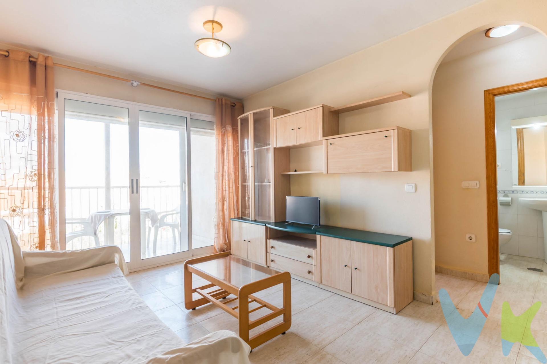 Crea el hogar que siempre has soñado, en este bonito piso, de vistas muy despejadas lo que proporciona una luz a la vivienda que inunda todos los espacios. situada a unos 400  metros de las playas, se sitúa en una zona céntrica, desde donde accederás a todos los servicios de Puerto de Mazarrón a unos pasos andando. Desde la entrada a la vivienda se distribuye a un lado la cocina, con una galería contigua para electrodomésticos y útiles de limpieza; y al otro lado el gran salón que posee este piso, con la terraza a continuación para disfrutar de amaneceres y grandes momentos familiares o con amigos. Dos dormitorios dobles, con armarios empotrados, y un cuarto de baño completan este piso..todo lo que necesitas para vivir céntrico y a un paso de todo!. Consultar precio para garaje en el edificio. Para terminar te queremos comentar algo: ¡Descubre una aventura inmobiliaria que combina calidad, pasión y profesionalidad! La confianza que los propietarios han depositado en nosotros es un testimonio de nuestro compromiso en brindarte un servicio excepcional. Aquí viene el detalle especial: al contactarnos directamente, evitarás molestarlos, nosotros seremos tus intermediarios y te proporcionaremos toda la asistencia necesaria. Estamos aquí para facilitarte la documentación e información que requieras, y te prometemos un trato cálido y sin complicaciones. Te informaremos detalladamente de todos los aspectos, incluyendo gastos de la compra y honorarios de agencia que no están incluidos en el precio, para garantizar tu comodidad y tranquilidad durante todo el proceso. Esa es nuestra esencia, proporcionarte #Calma: “Estado ideal de tranquilidad que tendrás al comprar tu casa con nosotros”. Queremos que sepas que tanto la descripción del inmueble como las imágenes que ves son valiosas referencias informativas, en ningún caso tienen carácter contractual. Asimismo, el precio ha sido designado por la propiedad por lo que podría sufrir variaciones y no sería vinculante hasta que se formalice en contrato de compraventa. * ¡Oye, agente inmobiliario! Si estás leyendo este texto y te gusta, te desafiamos a ser creativo y sorprendernos con una adaptación original. ¡Nada de copiar y pegar, queremos ver tu ingenio en acción! Así que prepárate para darle un toque único y cautivador a estas palabras. Estamos ansiosos por ver cómo le das vida a este mensaje con tu propia magia inmobiliaria. ¡Adelante, demuéstranos de qué eres capaz!. A continuación, te informamos de los gastos de compra no incluidos en el precio, para garantizar un proceso claro y tranquilo:. PVP: 129.900€. No incluye gastos, impuestos y demás gastos legalmente correspondan al comprador: ITP del 7,75% con carácter general; existen excepciones según normativa aplicable (1). Base imponible el mayor valor entre el precio de venta o el valor referencia catastral. Gastos Notaría y Registro: 1.900€ aprox. según complejidad y aranceles vigentes (2). Financiación: gastos de hipoteca, tasación y gatos bancarios a cargo del comprador, según su necesidad y elección. Servicio doble de intermediación: Honorarios inmobiliaria a cargo del comprador: 3% precio final, más IVA (21%), salvo acuerdo contrario tras negociación, no incluidos en PVP. Operación y condiciones de compraventa sujeta a aceptación expresa del vendedor. Para acceder a información y documentación legalmente exigible por el consumidor: https://www.inmotasa.es/consumidor/. (1) Para una información exhaustiva sobre el funcionamiento, tipos impositivos y bonificaciones del ITP en la Región de Murcia, puedes consultar el portal oficial de la Agencia Tributaria Autonómica en el siguiente enlace: agenciatributaria.carm.es/ITPAJD. (2) Tarifas notariales y registrales reguladas en Anexo I Del Real Decreto 1426/1989 y, Anexo I Del Real Decreto 1427/1989, respectivamente. 