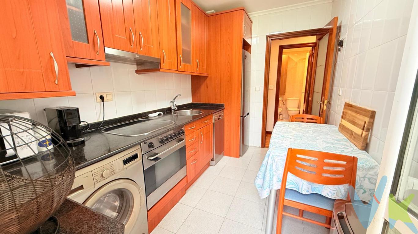 Si buscas un piso completo y con ascensor en la zona interior-costa occidental, lo has encontrado!!.En el pueblo de Treceño ponemos a tu disposición, en urbanización residencial, este impecable y completísimo piso.Se distribuye en tres amplias habitaciones, una de ellas con baño propio y plato de ducha, baño con bañera, cocina amplia y completa con electrodomésticos nuevos y de primera calidad. Se accede desde la cocina a un balcón de 3m2 con orientación sur , la misma orientación para el amplio y luminoso salón con ventanales de PVC climalit hasta el suelo. Calefacción de gasoil.Ademas, cuenta con una plaza de garaje de 14m2. Piso en perfecto estado para entrar a vivir. Ideal para primera vivienda o para segunda vivienda vacacional.  Treceño es una localidad perteneciente al municipio de Valdáliga, con servicios básicos, colegio, zona muy tranquila. A escasos minutos de Cabezón de la Sal, a 20 minutos de San Vicente de la Barquera y de las playas de Oyambre. A 5 minutos de salida Autovía A8 Santander-Oviedo. No dejes escapar esta oportunidad de piso que vuelaaaa! 