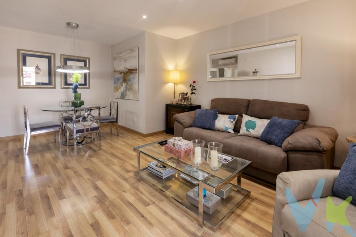  Oportunidad Única de Adquirir un Atractivo Piso en ValenciaDescubra este maravilloso piso en venta, ubicado en una de las zonas más solicitadas de Valencia, en el encantador barrio de Rascanya - Sant Llorenç - Zona Alfahuir. Se trata de una propiedad que no sólo ofrece comodidad y modernidad, sino también la posibilidad de vivir en un entorno agradable y bien comunicado.El inmueble está situado en la planta octava de un edificio construido en el año 1997, lo que garantiza una estructura contemporánea y en perfectas condiciones. Con un área total de 94 metros cuadrados construidos, de los cuales 83.58 metros son útiles, este piso es ideal tanto para familias como para quienes buscan un espacio amplio y funcional. Cada rincón ha sido diseñado para maximizar el confort y ofrecer un ambiente acogedor a sus ocupantes.Una de las principales características del piso es que cuenta con tres habitaciones, lo que proporciona el espacio necesario para dormitorios, una oficina o una cómoda área para invitados si así lo desea. Cada habitación es luminosa y ventilada, lo que permite disfrutar de un ambiente cálido y agradable durante todo el año.Para quienes poseen vehículo, el piso dispone de una plaza de garaje opcional, sumando conveniencia al contar con un espacio seguro para su automóvil.La ubicación del piso es excepcional. Al estar en la zona de Rascanya, los residentes podrán disfrutar de una vida tranquila con todos los servicios al alcance. En los alrededores se encuentran comercios, centros educativos, y áreas verdes que enriquecen la calidad de vida. Además, la conectividad es un punto destacado, gracias a la proximidad de paradas de bus que facilitan el acceso a diferentes puntos de la ciudad de Valencia sin pérdida de tiempo.¿Está preparado para dar el paso hacia una nueva etapa en su vida? Este piso representa no solo un inmueble más, sino un lugar donde construir recuerdos. Para más información o para agendar una visita, no dude en ponerse en contacto. Estamos aquí para ayudarle en cada etapa del proceso y asegurar que su experiencia sea satisfactoria y sin complicaciones.Atención personalizada y calidad son nuestras prioridades, descubra lo mejor de Valencia desde la comodidad de su nuevo hogar. Este piso es una verdadera joya esperando a ser descubierta, no pierda la oportunidad de conocer su próximo lugar de residencia.Agencia Registrada con el Nº 89 en el Registro Obligatorio de Agentes Inmobiliarios de la Comunitat Valenciana. Puede consultar en la web de la GVA:https://habitatge.gva.es/es/registres-en-materia-habitatgeLa oferta está sujeta a cambios de precio o retirada del mercado sin previo aviso. Este anuncio en su conjunto, incluyendo textos, fotos, imágenes o cualquier otro contenido de este, no es vinculante dado que la información es ofrecida por terceros y puede contener errores. Se muestra a título informativo y no contractual.Gastos de la compraventa a cargo de la parte compradora no incluidos en el precio del inmueble a tener en cuenta:.- ITP con carácter general en Valencia es del 9% pudiendo corresponderle otro tipo impositivo atendiendo a sus circunstancias personales (por edad, renta o situación familiar primera vivienda habitual, etc ) previstas legalmente.*Base imponible del impuesto el mayor valor entre el precio de compraventa, la tasación o el valor de referencia catastral..- Gastos de notaría y registro, en su caso, suelen oscilar aprox; entre 1,5% y 2,5% (aranceles variables según valor de compraventa, n.º de copias, etc )..- Si tramita la inscripción una gestoría, deberá abonar sus honorarios más iva ( en este caso suele oscilar entre los 250 y los 400 + iva)..- Honorarios de mediación inmobiliaria a cargo del comprador del 3% del precio final de venta más IVA (21%).Por mandato expreso del propietario, comercializamos este inmueble en exclusiva, lo que le garantiza el acceso a toda la información, a un servicio de calidad, un trato fácil, sencillo y sin interferencias de terceros. Por este motivo, se ruega no molestar al propietario, a los ocupantes de la propiedad o a los vecinos. Muchas gracias por su comprensión. Si usted es agente inmobiliario y tiene un cliente para este inmueble, llámenos: estaremos encantados de colaborar.Se informa al consumidor que la agencia actúa como intermediaria inmobiliaria en la operación, estando cualquier eventual compraventa y sus condiciones sujeta a la aceptación expresa del propietario-vendedor y a la posterior formalización del correspondiente contrato.     