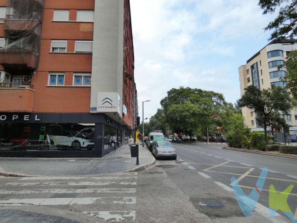 Si estás cansado de dar vueltas con el coche para poder aparcar, esta es tú oportunidad.Se vende plaza de garaje situada en la primera planta del sótano, desde la cual se accede mediante rampa.ANCHO 2,32M X LARGO 4,70M-----Agencia Registrada con el Nº 2960 en el Registro Obligatorio de Agentes Inmobiliarios de la Comunitat Valenciana, según el DECRETO 98/2022, de 29 de julio, del Consell, por el que se regula el Registro de Agentes de Intermediación Inmobiliaria de la Comunitat Valenciana.    La documentación del inmueble ha sido revisada y estimamos que reúne todos los requisitos necesarios para ser comercializado.    El precio ofertado no incluye impuestos, gastos de compraventa ni honorarios de la agencia inmobiliaria.    Las medidas aquí expuestas han sido obtenidas del Catastro.    El anuncio no es vinculante, puede contener errores.    ¿Tienes alguna duda? Consúltanos.  