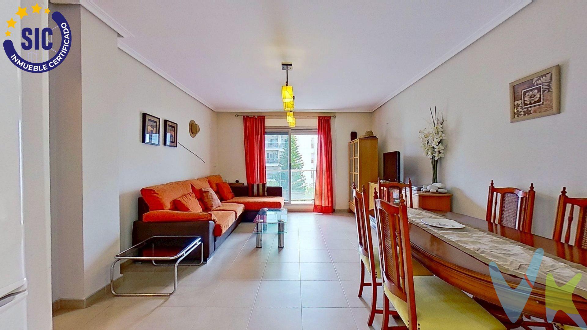 ¡Oportunidad única en Gandía!. Se vende encantador apartamento listo para entrar a vivir, situado en una segunda planta con ascensor. La vivienda cuenta con 2 dormitorios, un baño completo, y una moderna cocina office completamente equipada con todos los electrodomésticos. Se entrega totalmente amueblado, lo que lo convierte en una opción perfecta tanto para residencia habitual como para inversión vacacional. Disfruta de su luminoso balcón, ideal para relajarte al aire libre. ¿Lo mejor? Tendrás acceso a una espectacular piscina en la azotea, perfecta para los días de verano, con impresionantes vistas panorámicas de la ciudad. Ubicado en una zona tranquila y bien comunicada, con todos los servicios a mano y a tan solo unos minutos de la playa. 📍 No dejes pasar esta oportunidad. ¡Contáctanos para más información o para concertar una visita!. La descripción del presente inmueble e imágenes tienen mero carácter informativo y en ningún caso carácter contractual, pudiendo ser modificados por la inmobiliaria comercializadora sin que ello implique responsabilidad alguna frente a terceros. En el precio de venta a público, esta propiedad NO incluye los gastos de adquisición (Notario, registro, gestión, honorarios, etc…).